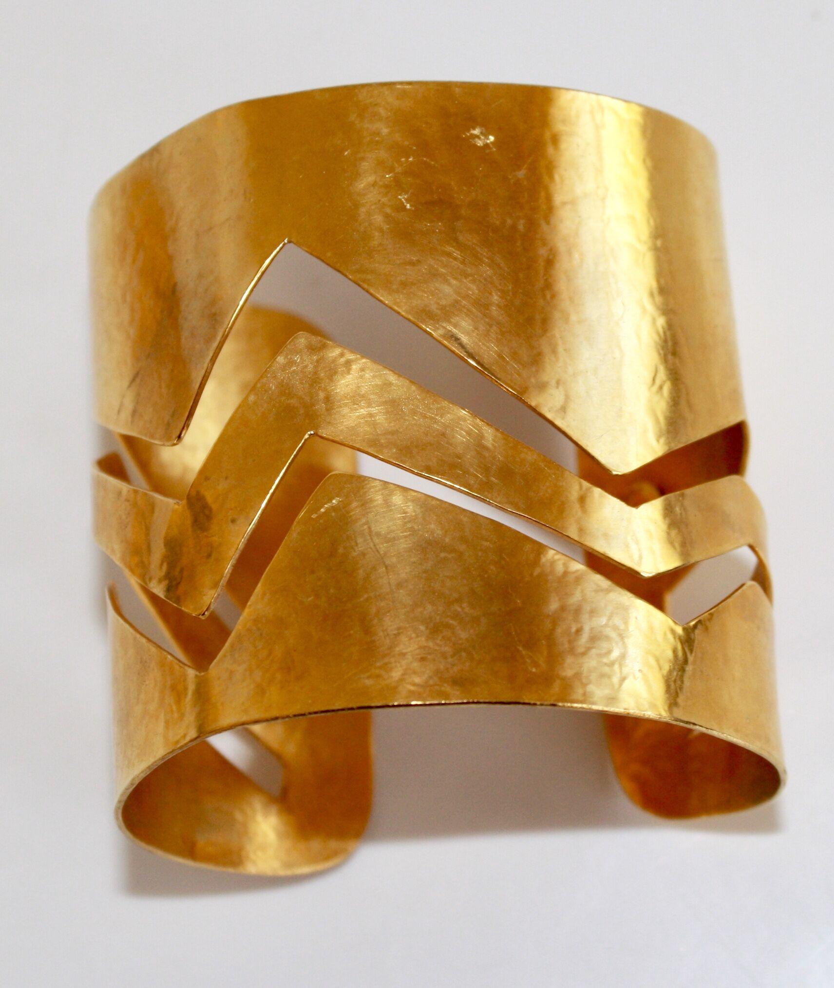 Herve van der Straeten Zig Zag Cuff In New Condition For Sale In Virginia Beach, VA