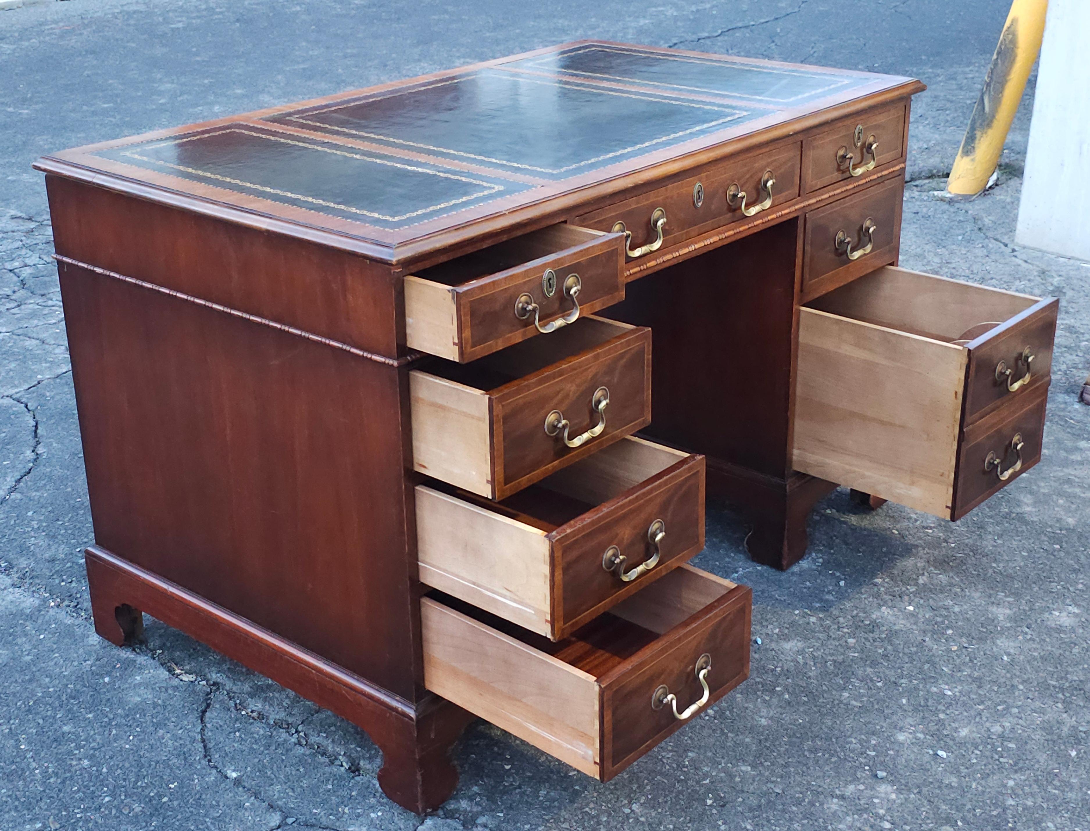 Hespeler Furniture Chippendale Mahogany Inlays and Green Leather Top Desk In Good Condition For Sale In Germantown, MD