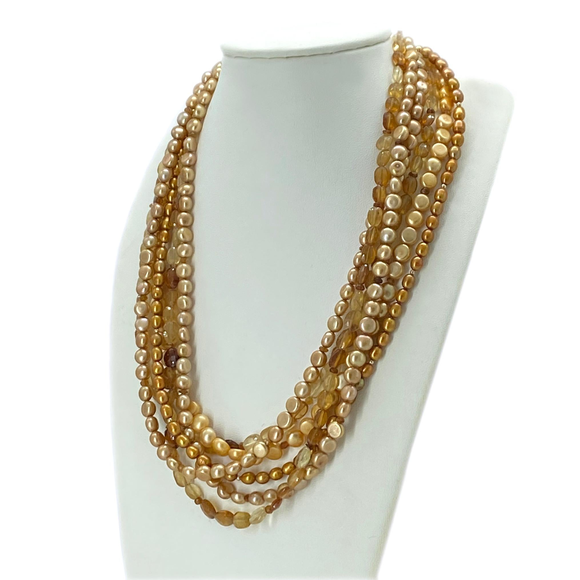Collier multi-brins en hessonite et perles fourrées or en vente 2