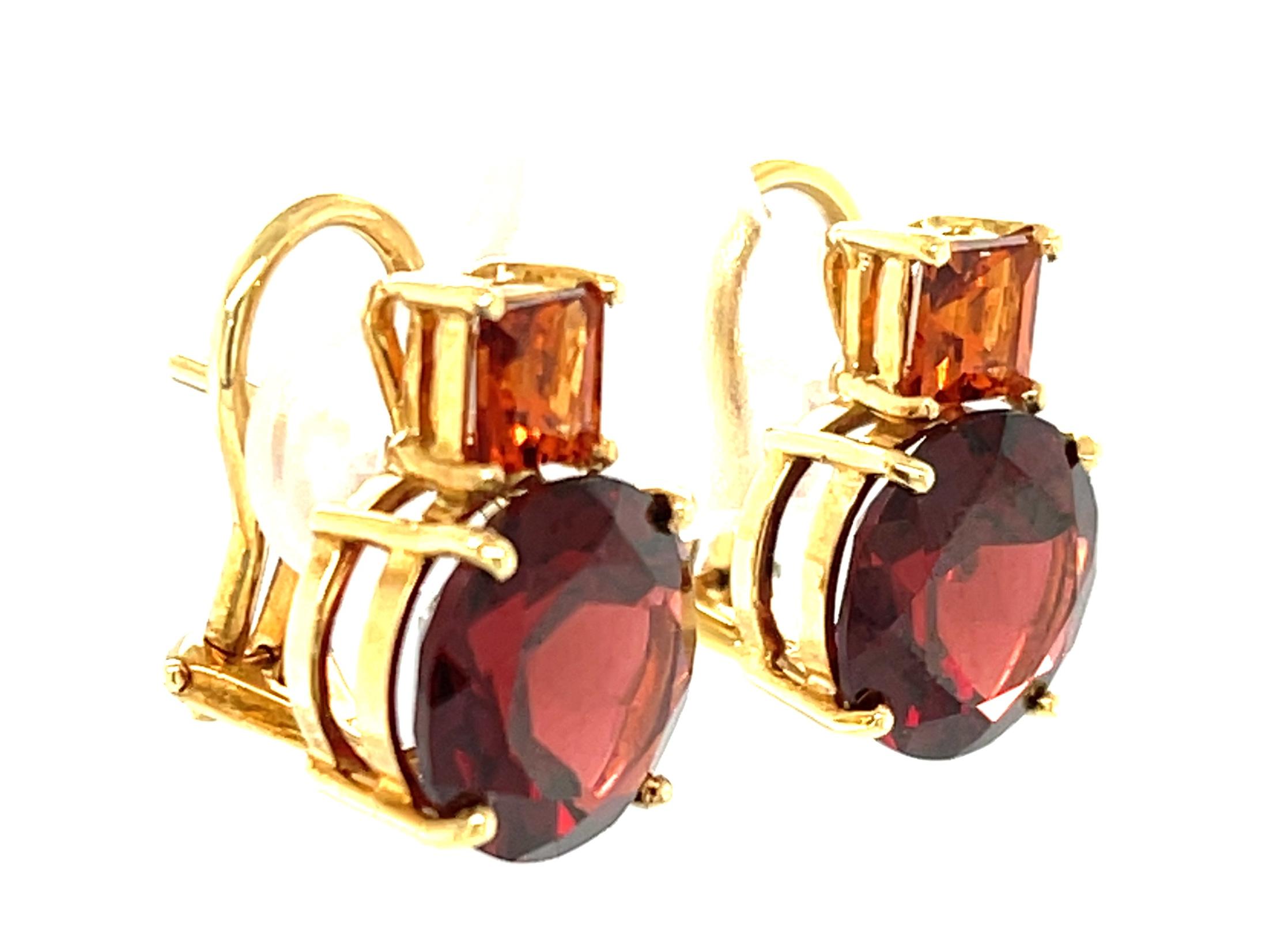 Artisan Boucles d'oreilles en or jaune 18 carats, hessonite et grenat Almandite, 9,44 carats au total en vente