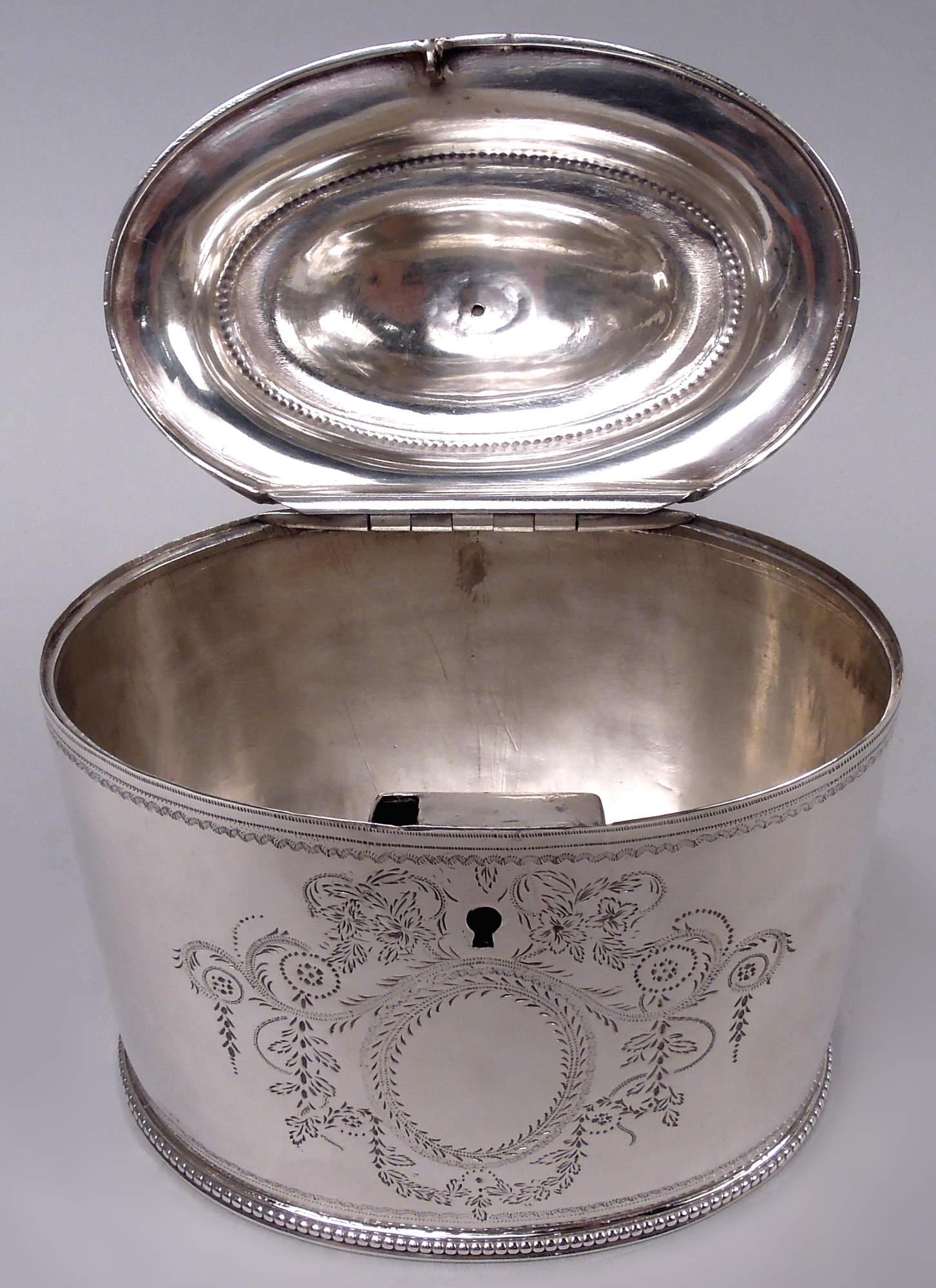 Beaded Hester Bateman English Georgian Neoclassical Tea Caddy with Spoon, 1784 For Sale