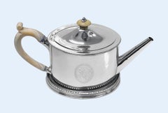 Hester Bateman Teiera d'argento georgiana e supporto Londra 1788