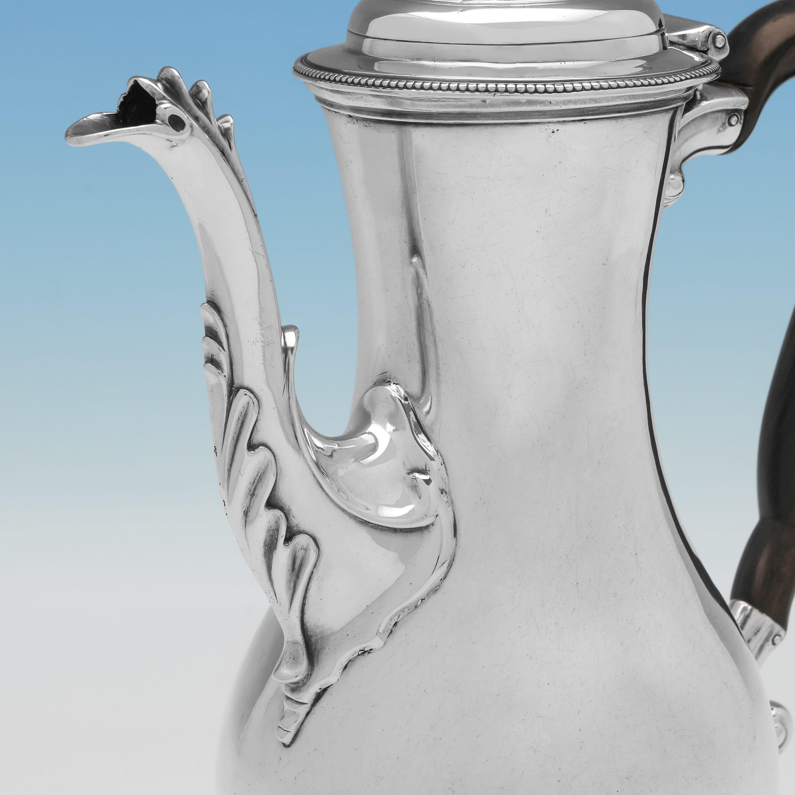 Anglais Hester Bateman - London 1781 cafetière en argent massif en vente