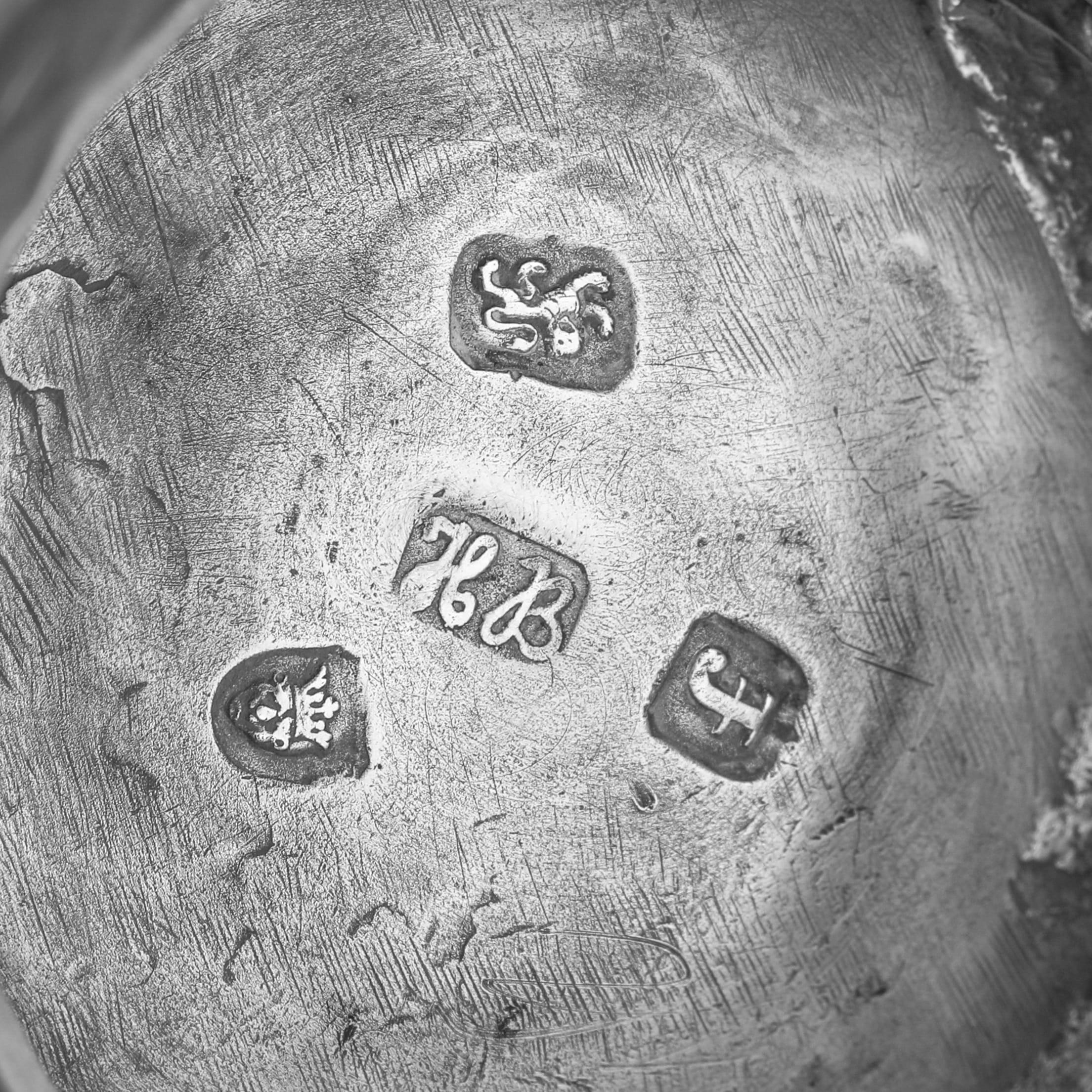 Argent sterling Hester Bateman - London 1781 cafetière en argent massif en vente