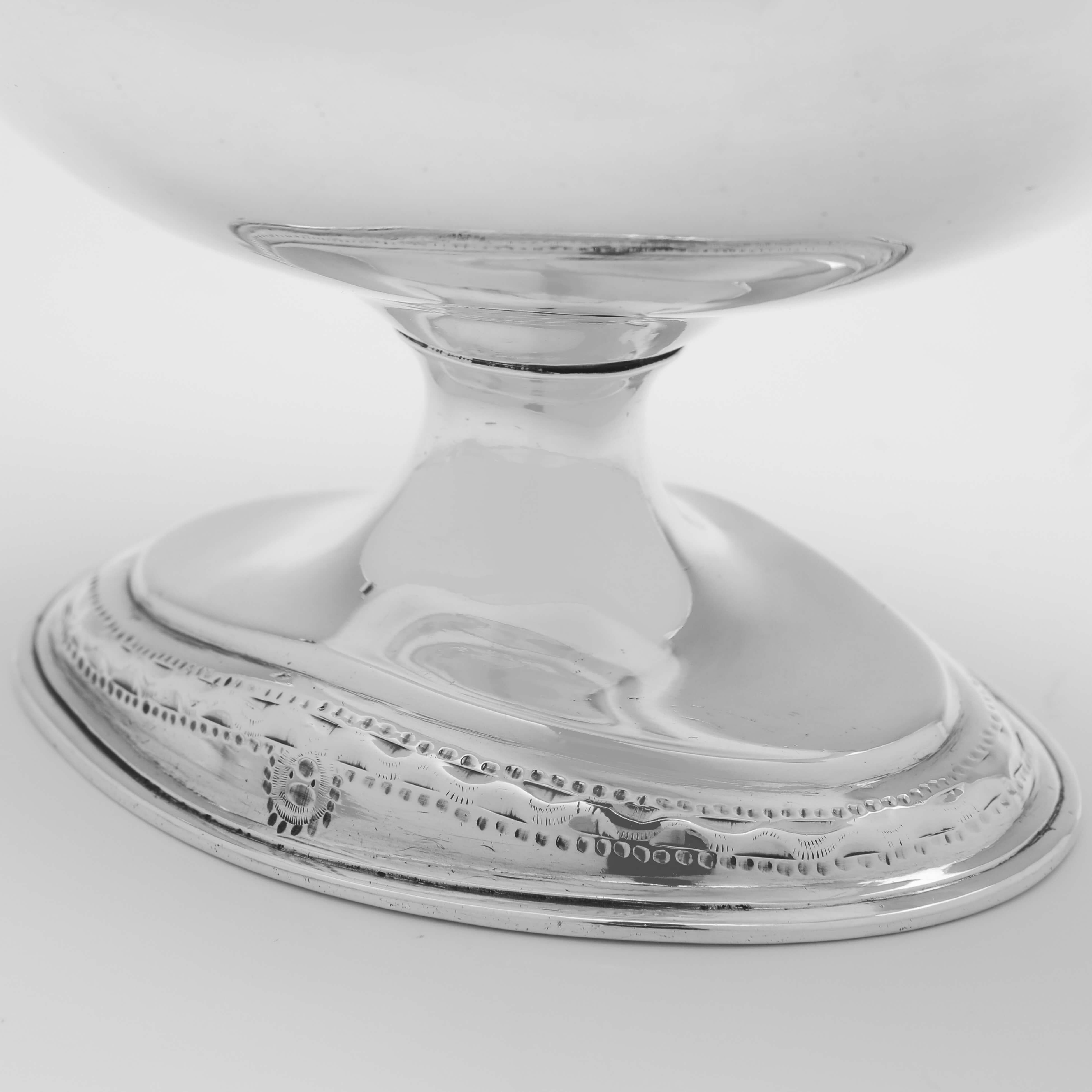 Late 18th Century Hester Bateman, Stunning Pair of George III Period Sauce Boats, London, 1784