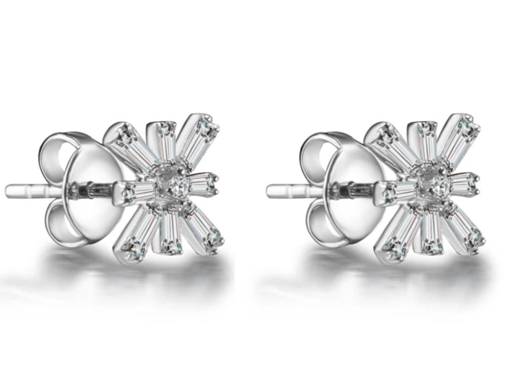 Hestia Modern Star Baguette Diamond White Gold Earrings In New Condition For Sale In Toronto, Ontario