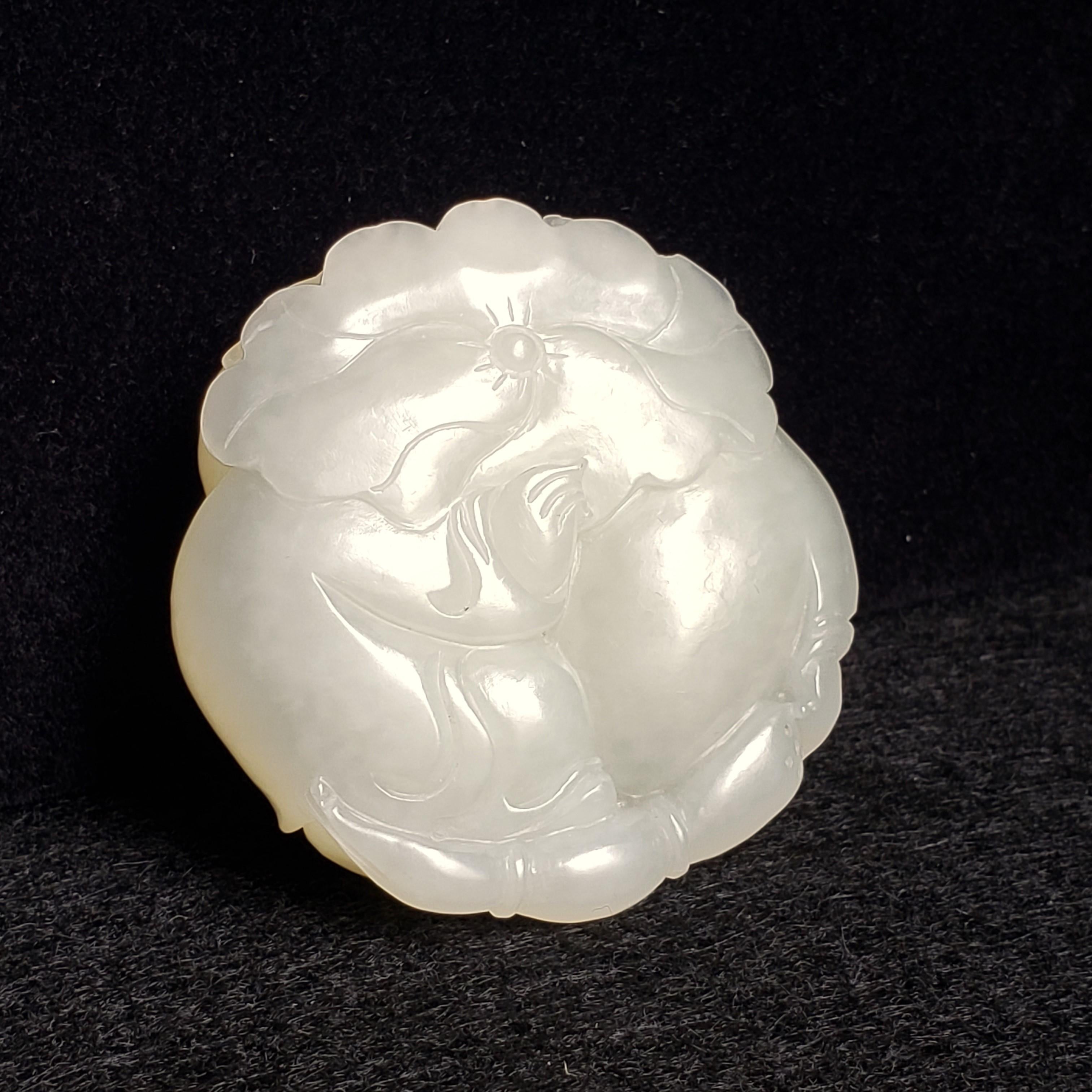 Pendentif en jade blanc Hetian Boy & Girl Lotus Leaf Motif : en vente 5