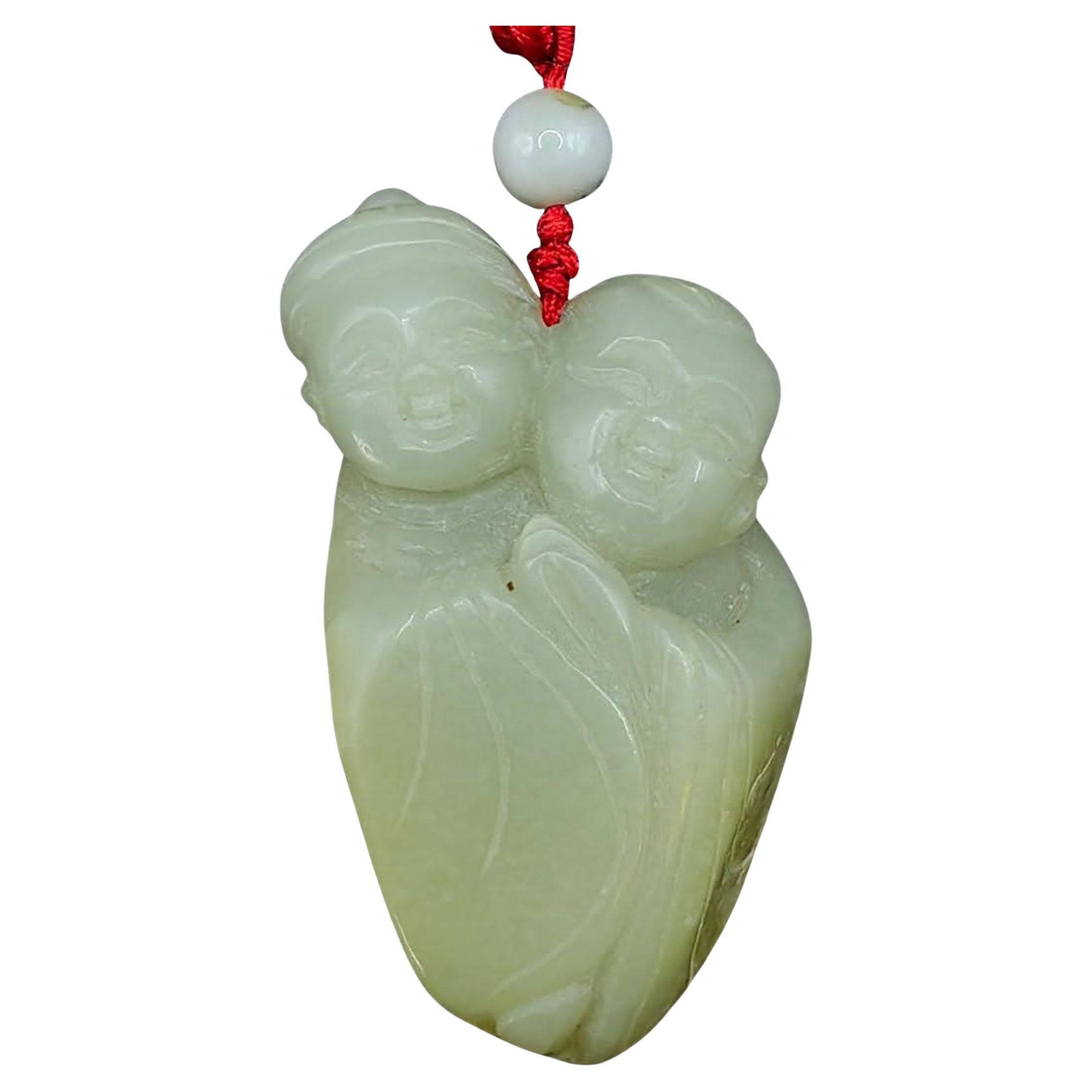 Ornamento Hetian in giada bianca degli Immortali Gemelli Hehe Erxian con Corde di Seta Rossa in vendita
