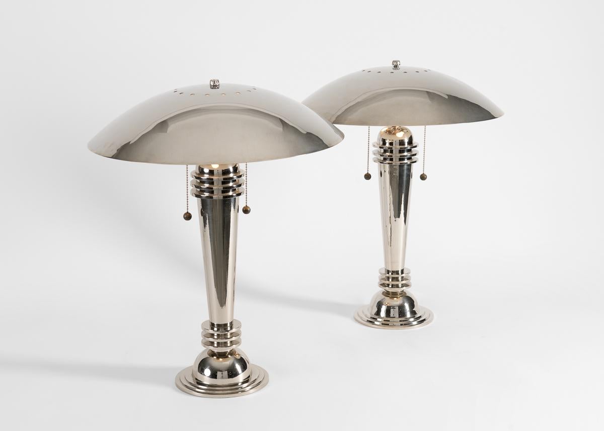 Zwei Art Deco Tischlampen aus poliertem Nickel aus der Collection'S von Thierry Despont (Österreichisch) im Angebot