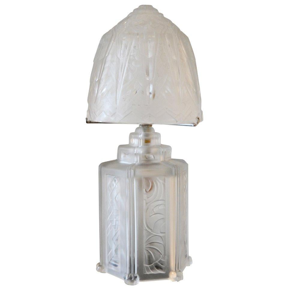 Hettier and Vincent French Art Deco Boudoir Lamp For Sale