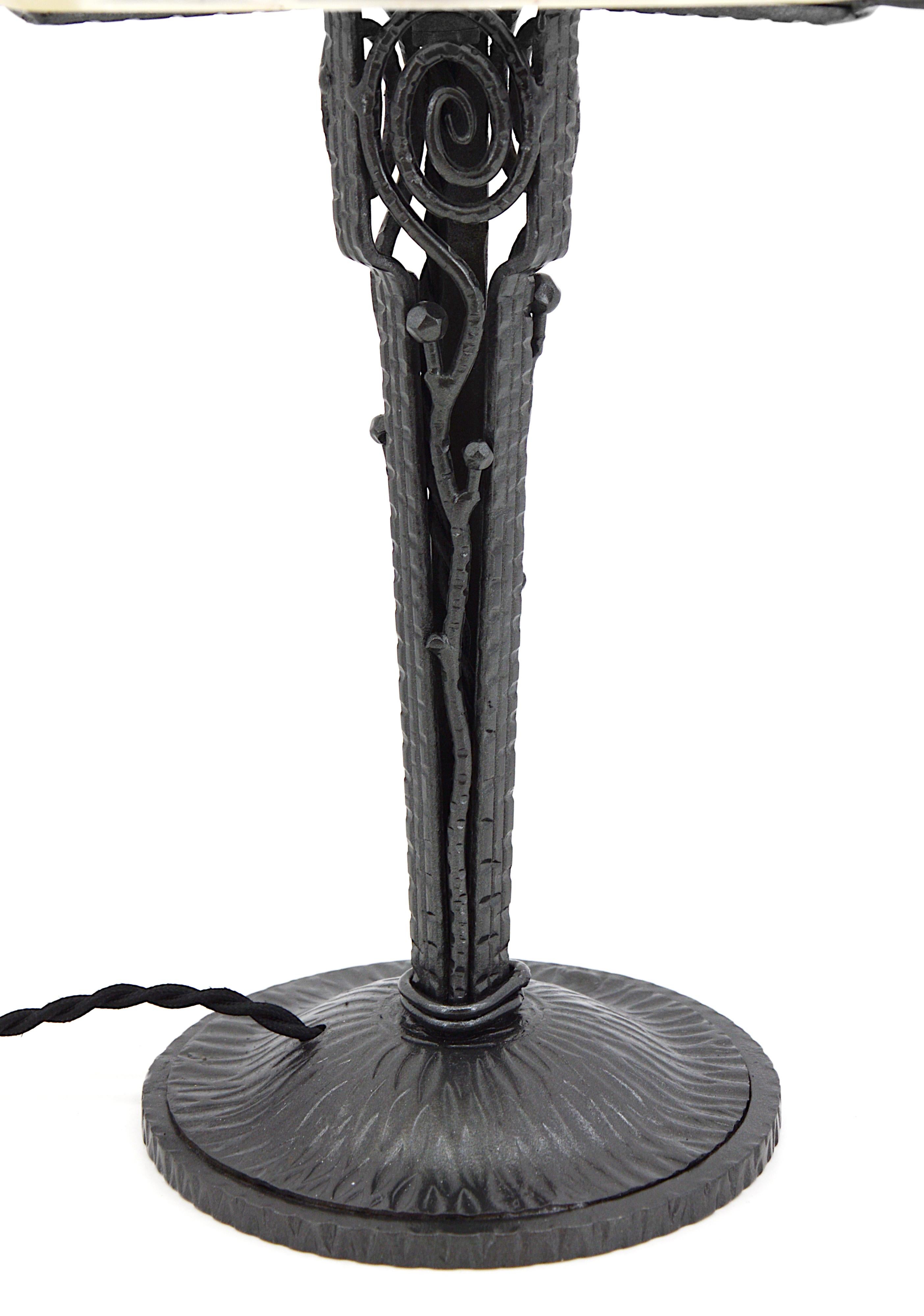 French Art Deco Table Lamp by Hettier & Vincent, Paris circa 1920 – Glass & Wrought Iron. Authentic French Art Deco table lamp by Hettier & Vincent, crafted around 1920 in Paris, France. Featuring a thick molded glass shade produced by the renowned