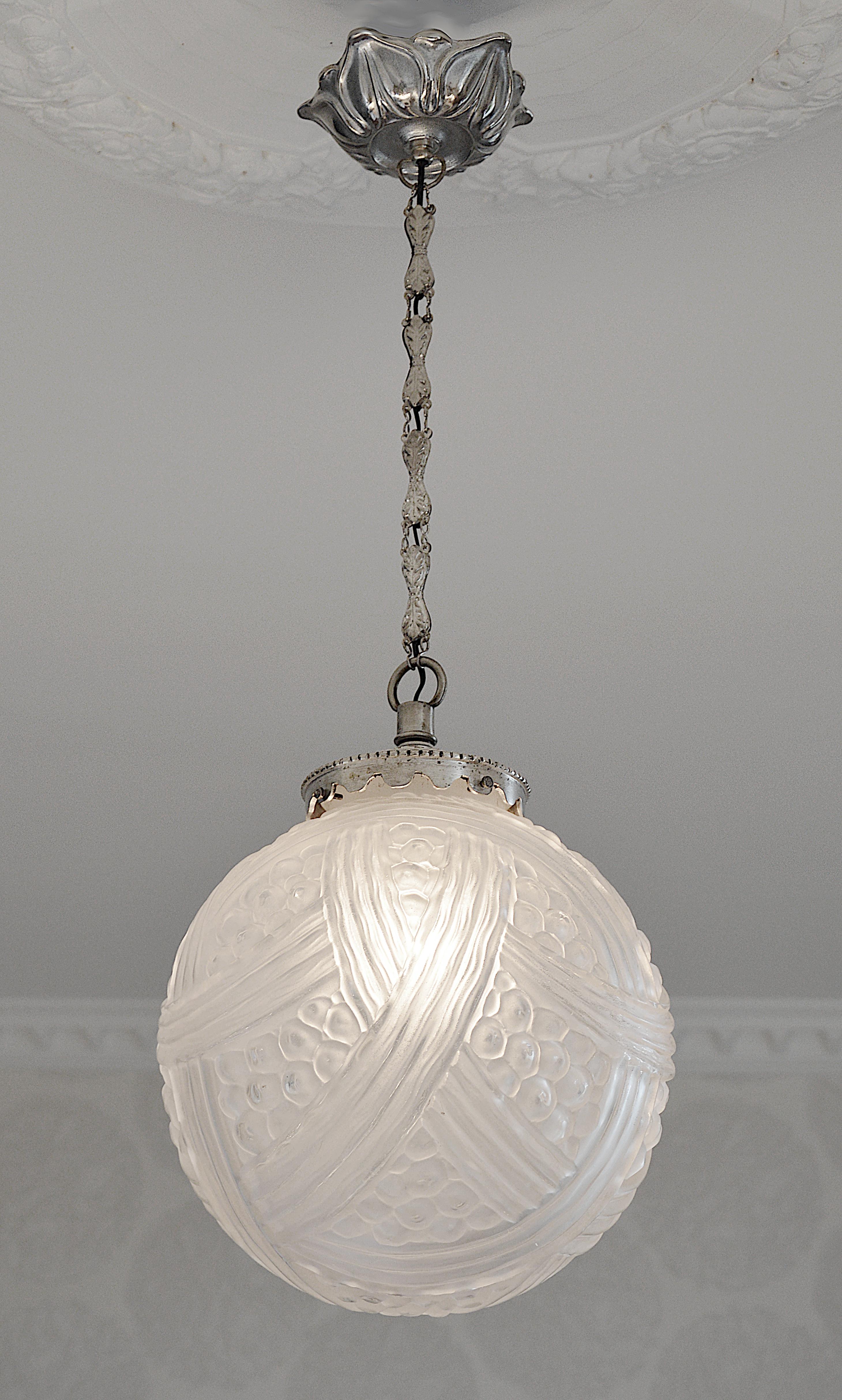 Early 20th Century Hettier-Vincent French Art Deco Pendant Chandelier, 1925