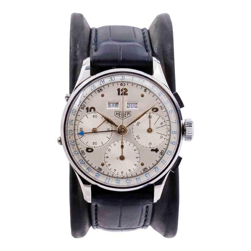 Art déco Montre-bracelet chronographe Heuer triple date en acier inoxydable avec cadran d'origine en vente