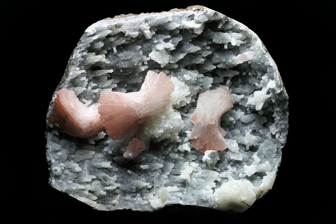 Contemporary Heulandite on Chalcedony From Nasik District, Maharashtra, India For Sale