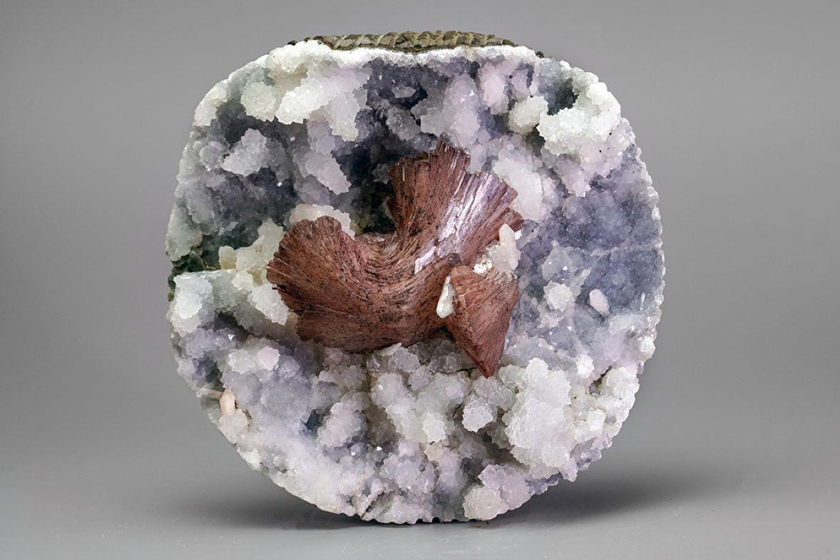 Indiano Heulandite su matrice di calcedonio Sawda, Maharashtra, India in vendita