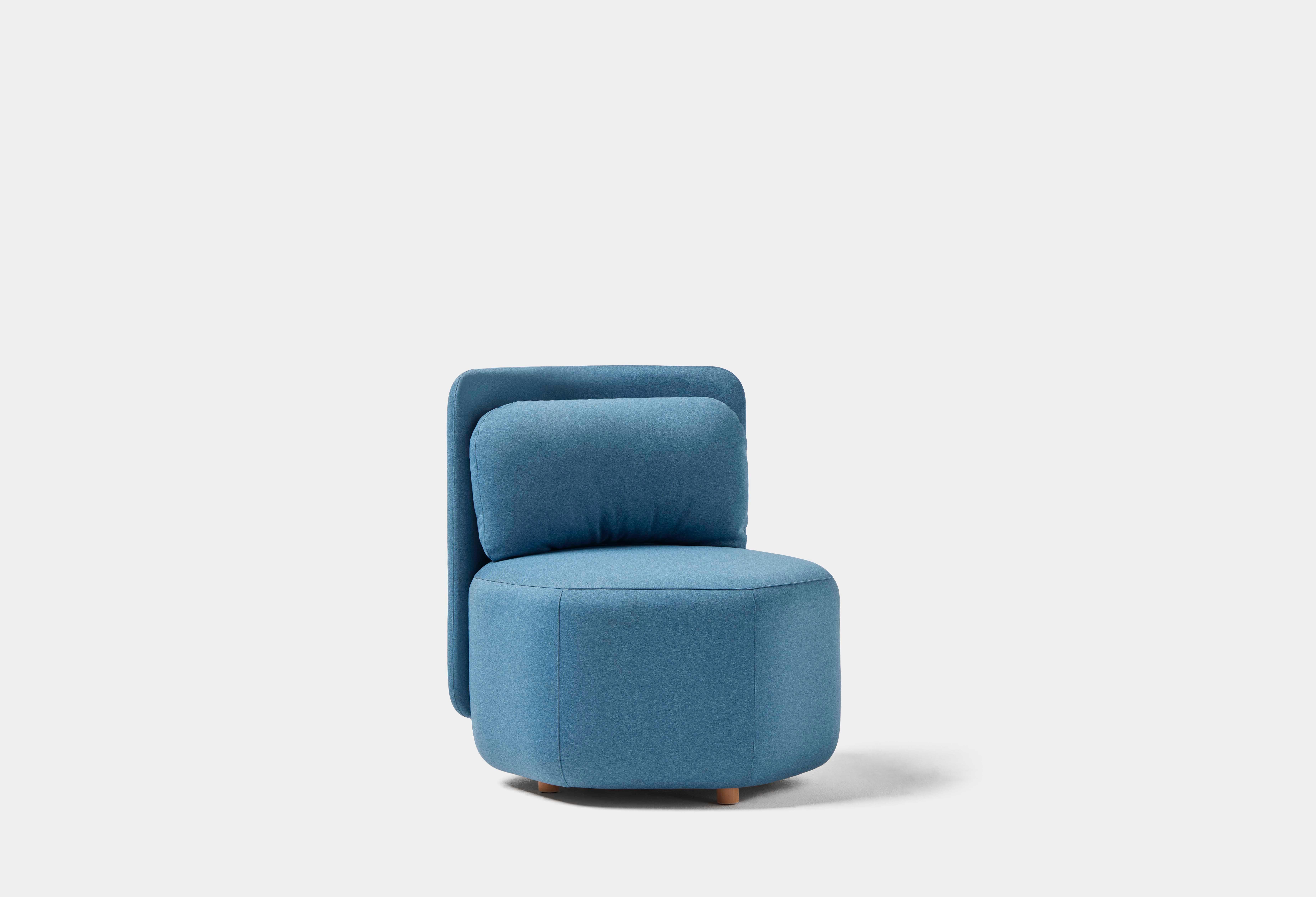 HEX armchair with low backrest by Pepe Albargues
Dimensions: W 70 x D 77 x H 80 x Seat 44
Materials: Pine wood and tablex seat structure. Backrest with metal frame, plywood and tablex board. Foam CMHR (high resilience and flame retardant) for all