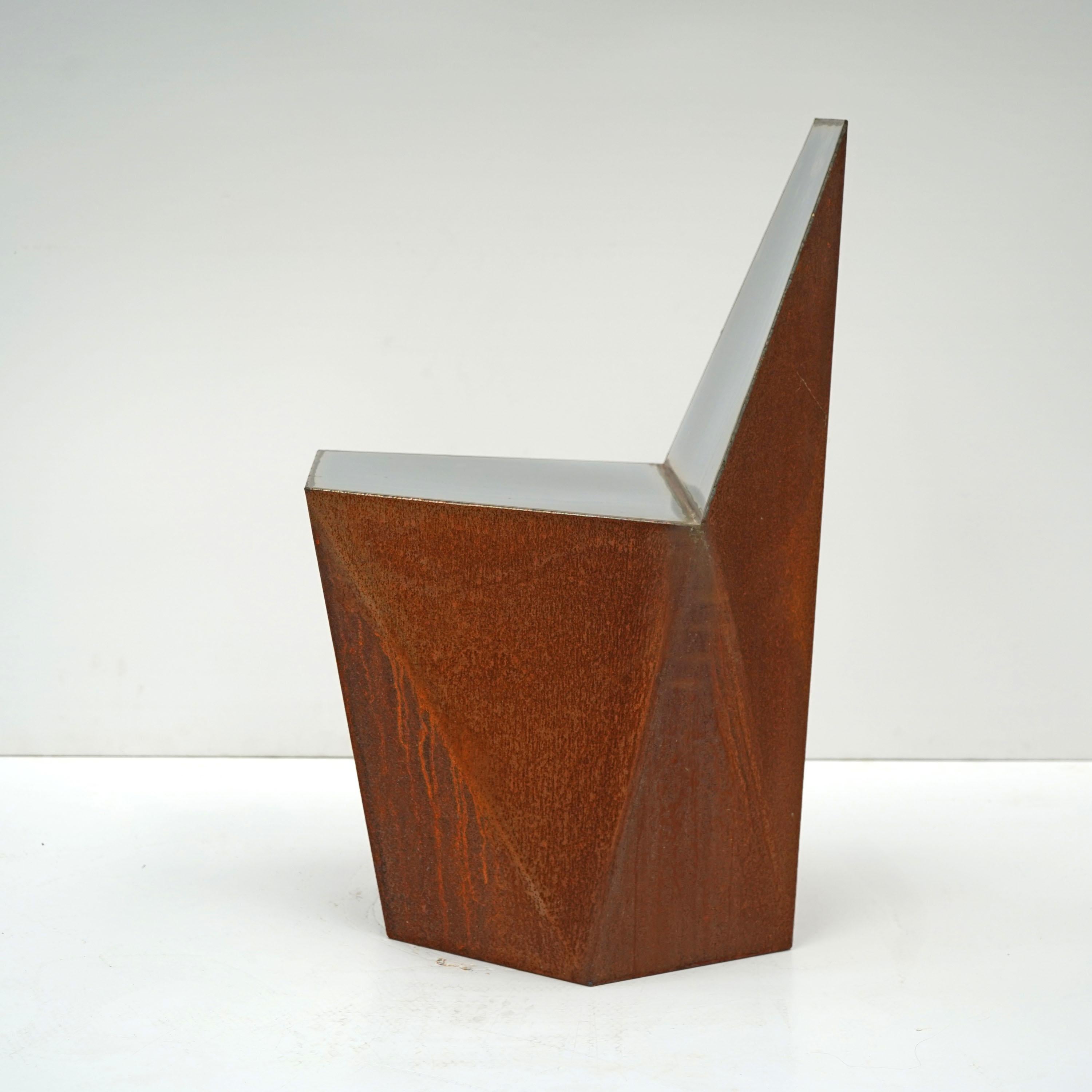 Silla Hex Corten de acero soldado y acero inoxidable pulido espejo de Julian Mayor Posmoderno en venta