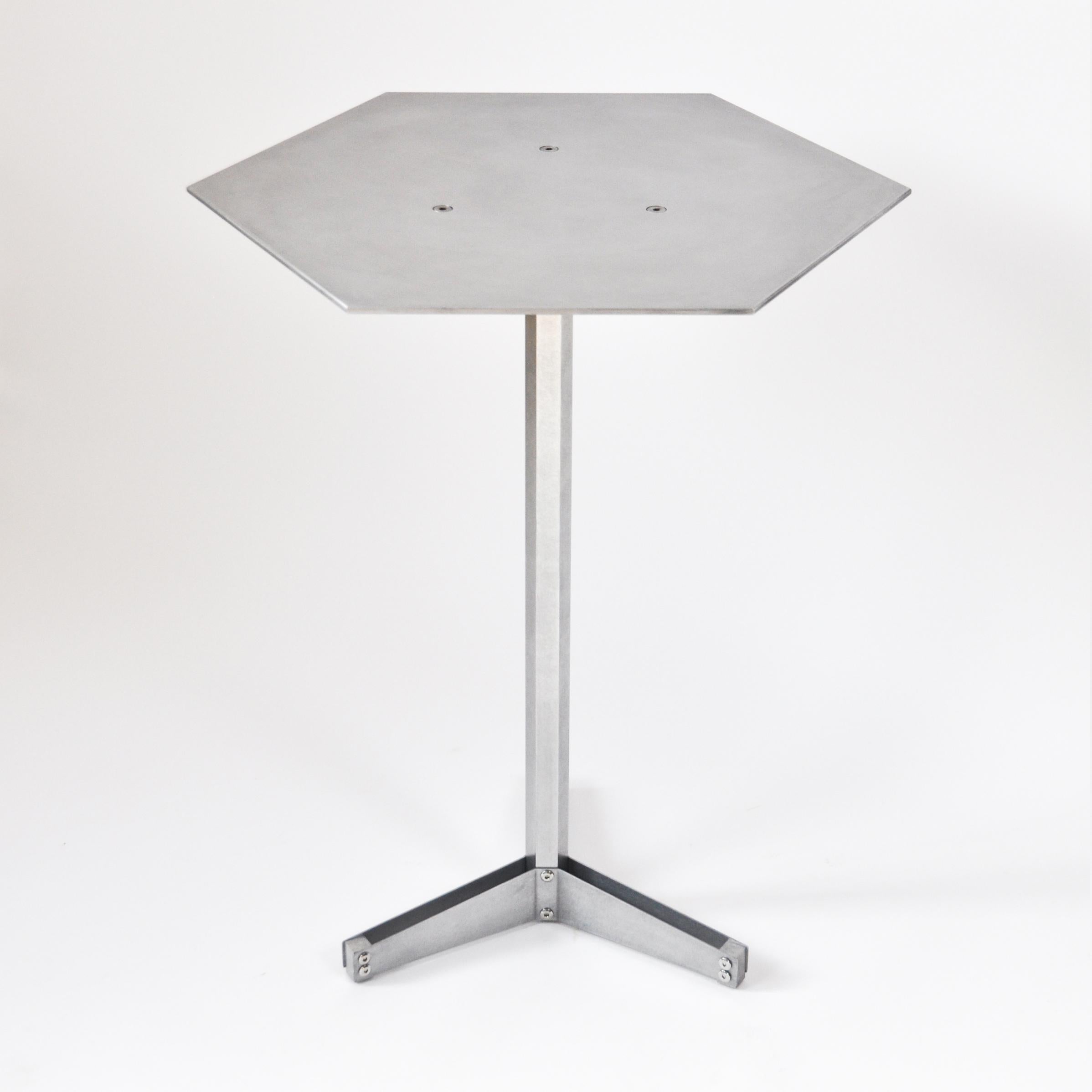 Hex600 Tisch von MLK Furniture (Französisch) im Angebot