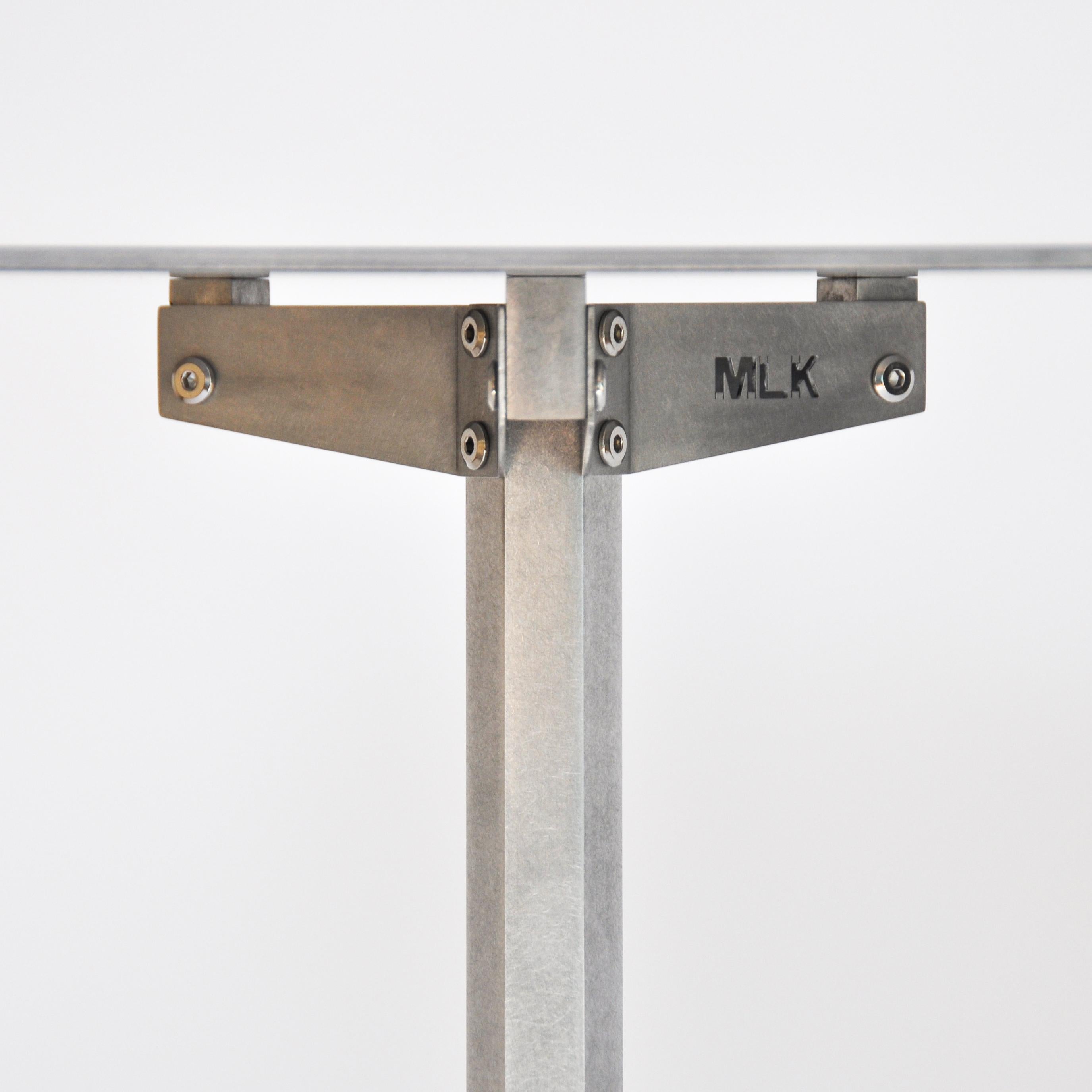 Hex600 Tisch von MLK Furniture (Aluminium) im Angebot