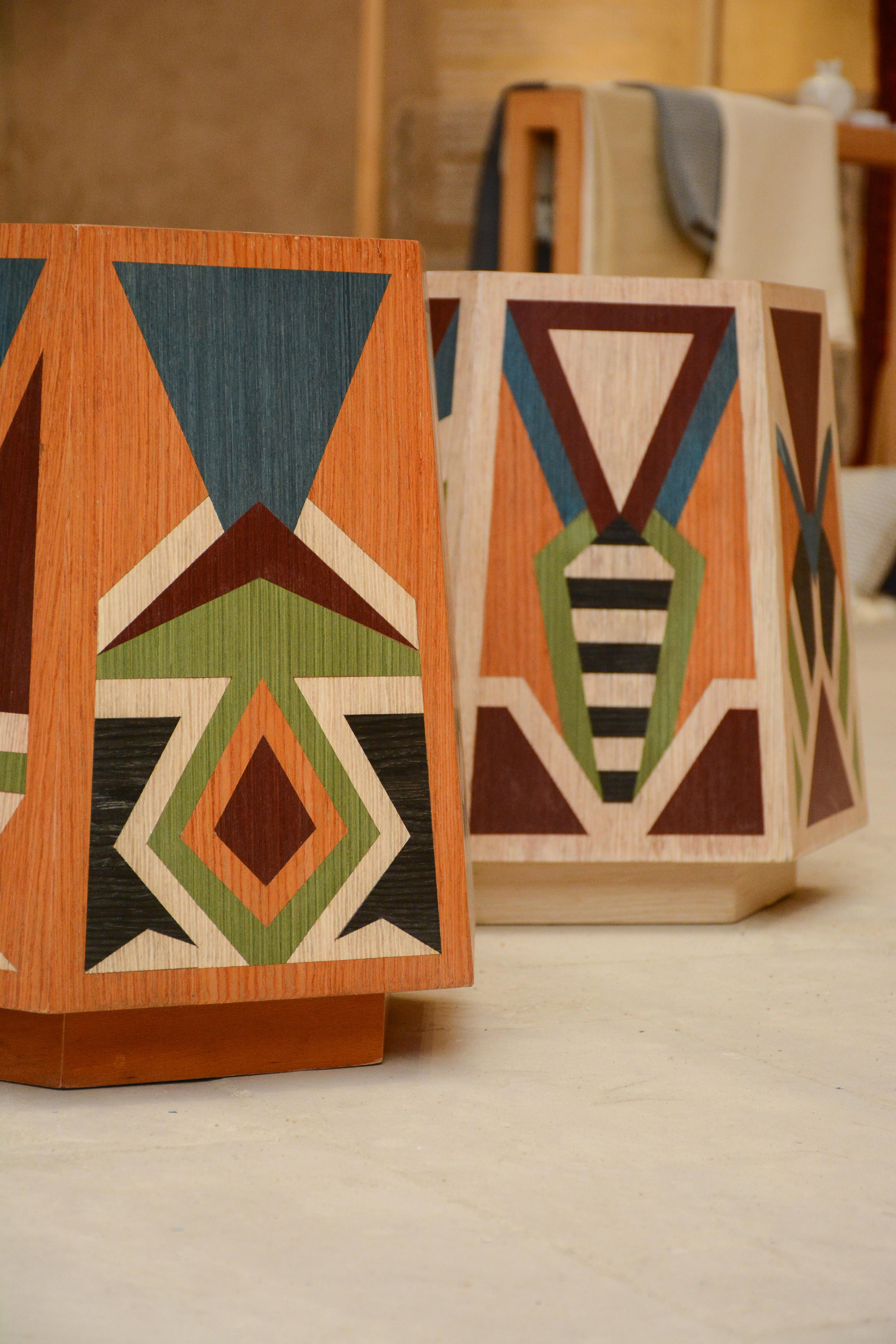Bois HEXA- Tabourets en placage multicolore Brown en vente