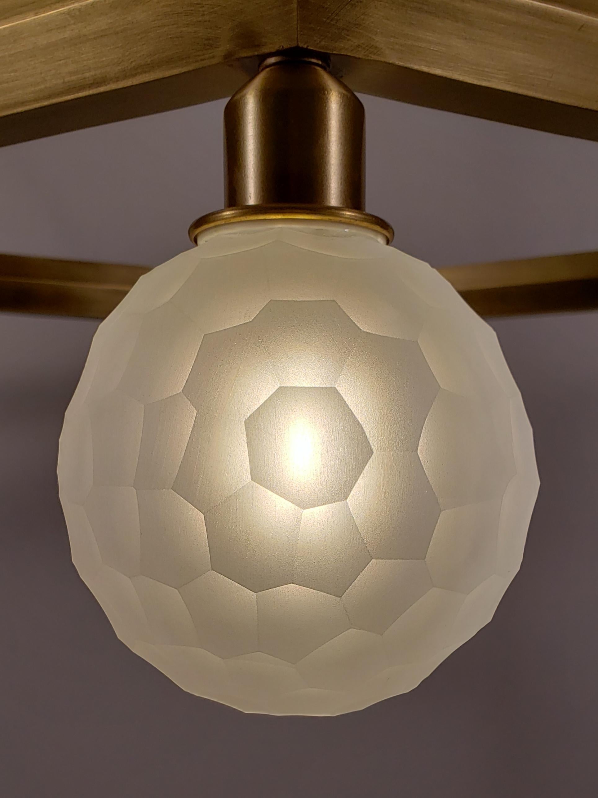 Moderne Lustre Hexad Series:: éclairage en verre contemporain fait à la main:: personnalisable en vente
