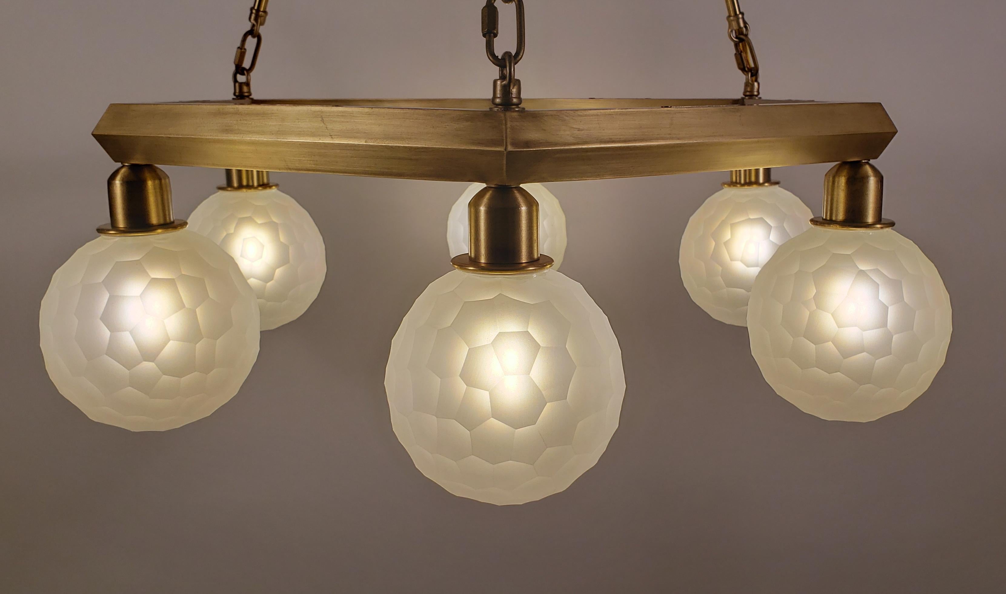 XXIe siècle et contemporain Lustre Hexad Series:: éclairage en verre contemporain fait à la main:: personnalisable en vente