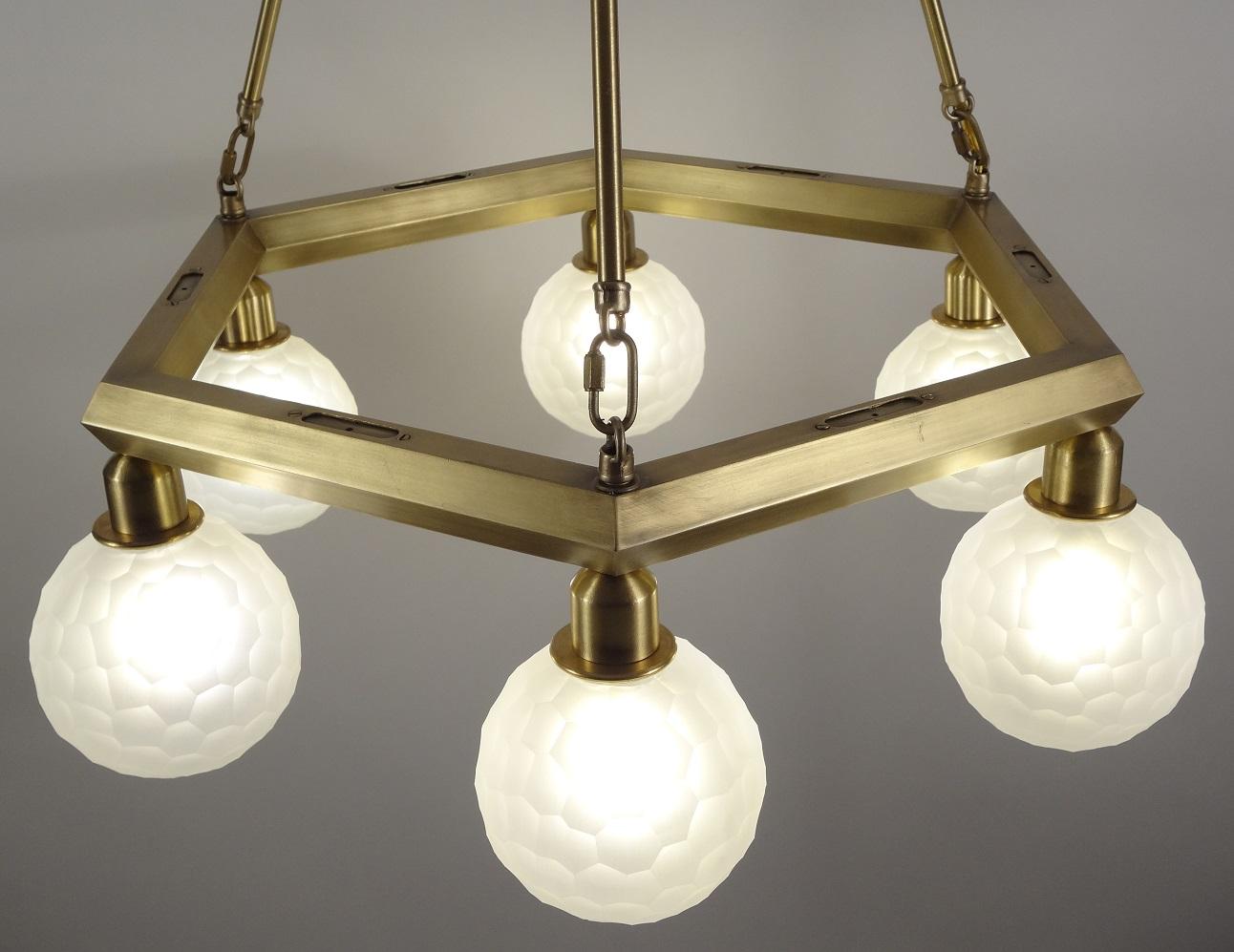 Verre brun Lustre Hexad Series:: éclairage en verre contemporain fait à la main:: personnalisable en vente