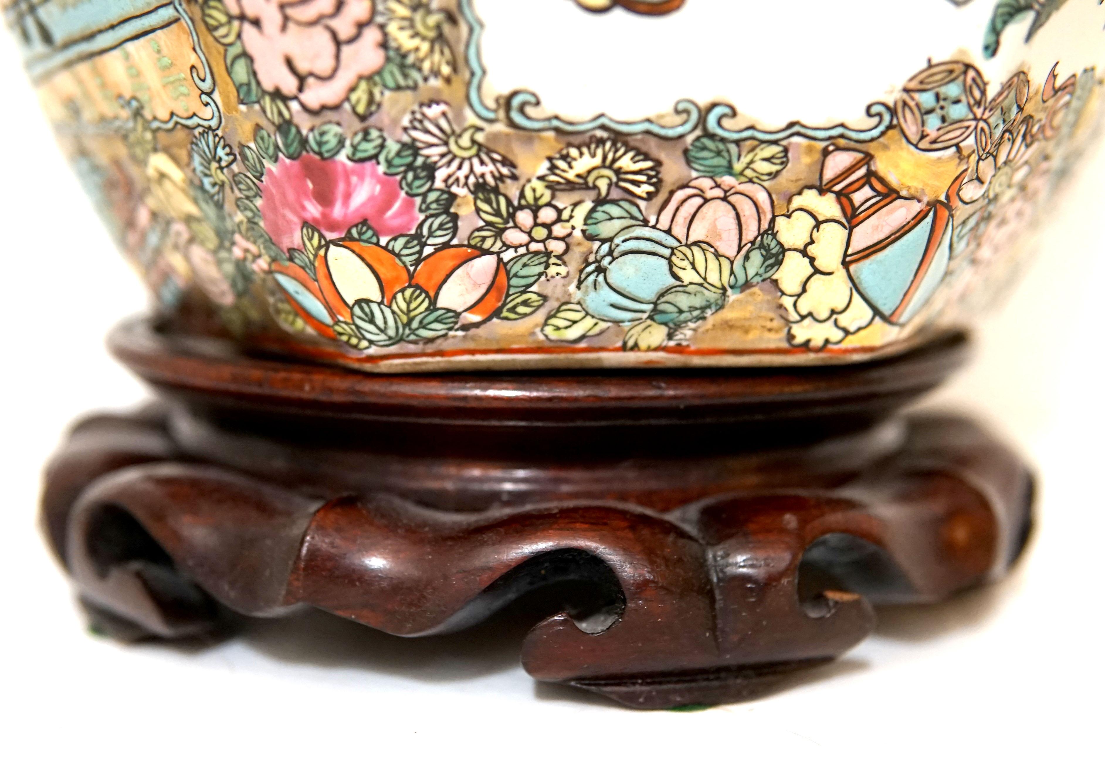 Pot à gingembre hexagonal d'exportation chinois de la Famille Rose du 19ème siècle en vente 5