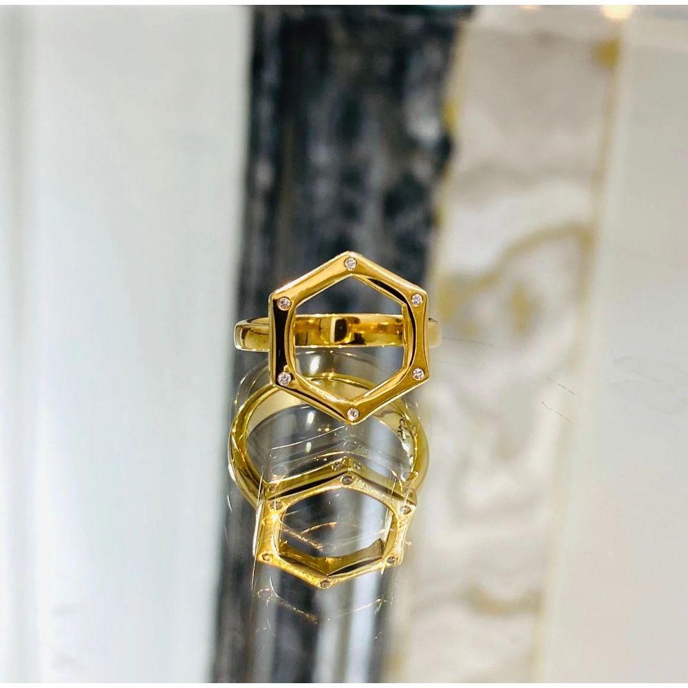 Sechseck-Diamant & 18K Gold Offen gestalteter Ring im Zustand „Hervorragend“ im Angebot in London, GB