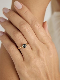 Anello di fidanzamento con zaffiro verde esagonale in oro giallo, 0,87 carati