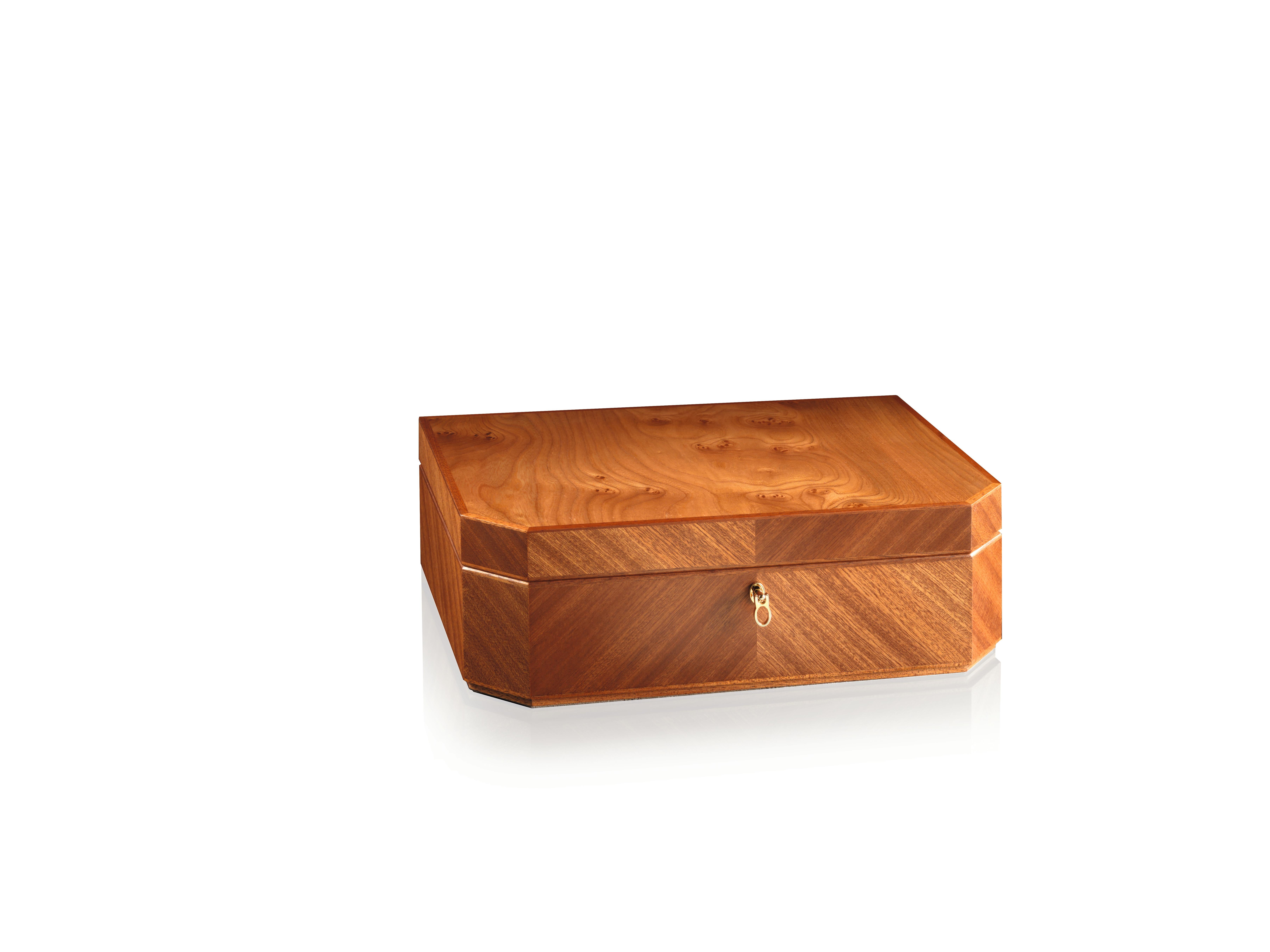 Hexagonal jewelry box in briarwood and striped mahogany. Removable tray, necklace bar.