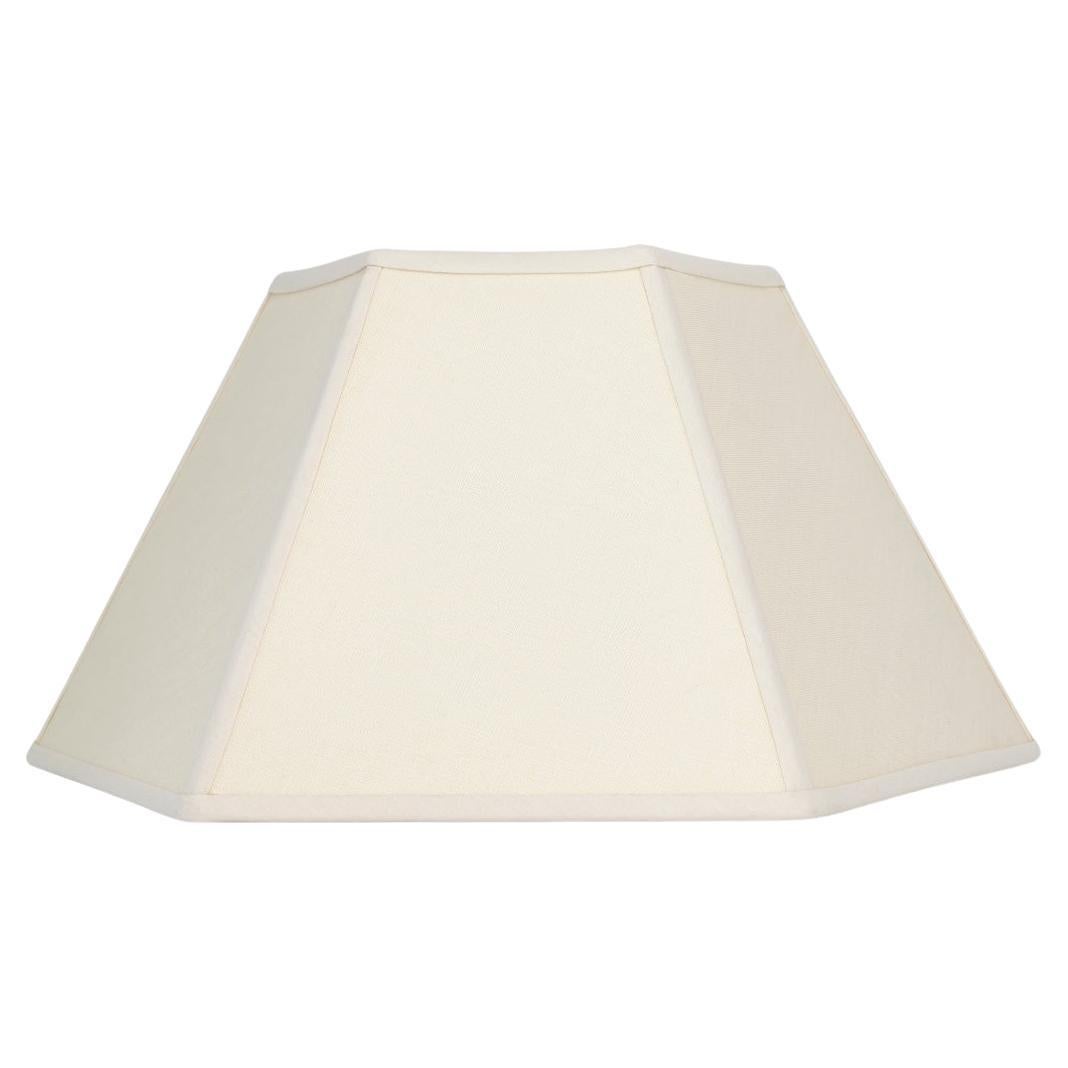 Paralume esagonale in lino, rifiniture in crema - 16" - Montaggio USA