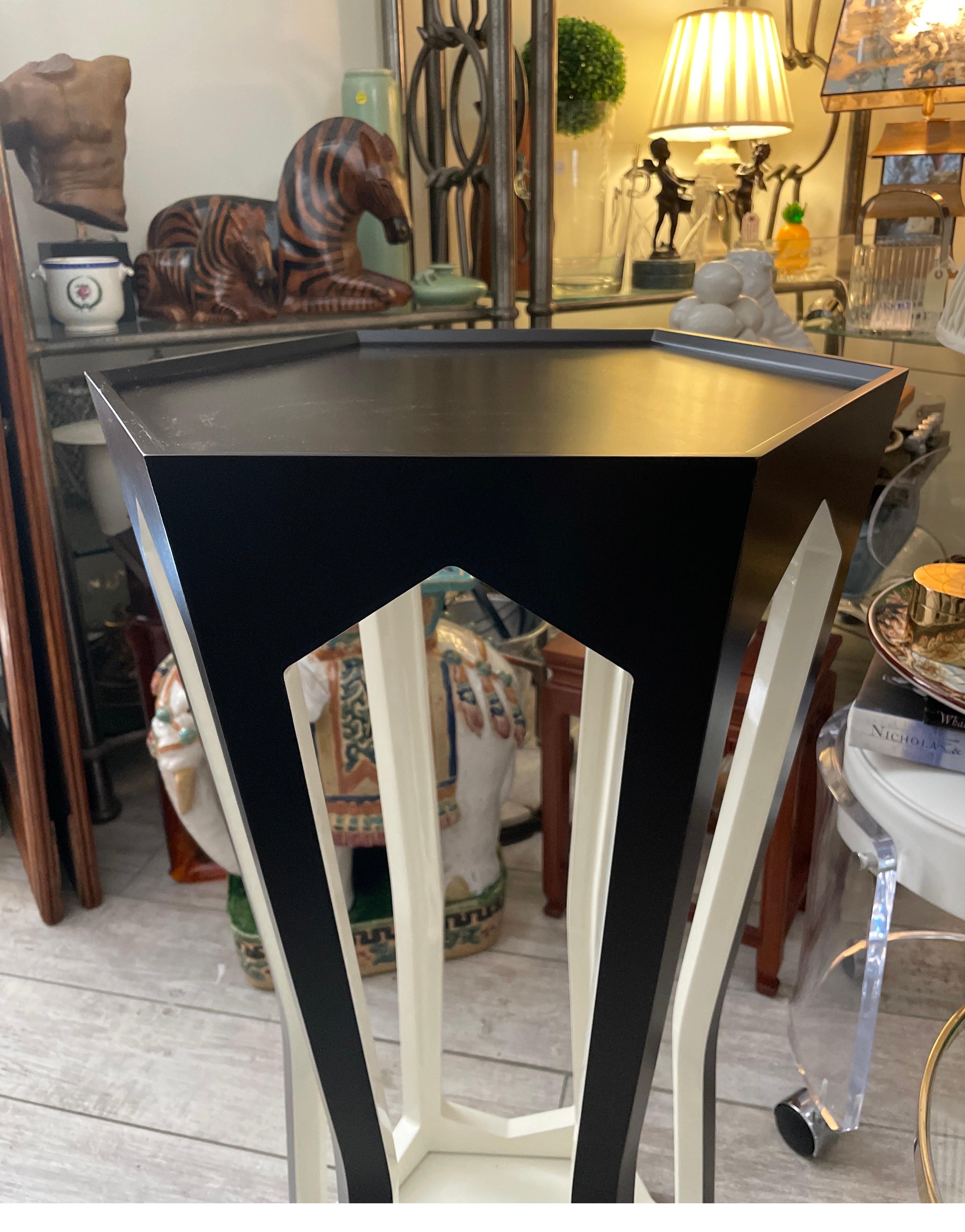 Hexagon Modernist Pedestal by Donghia In Good Condition For Sale In West Palm Beach, FL