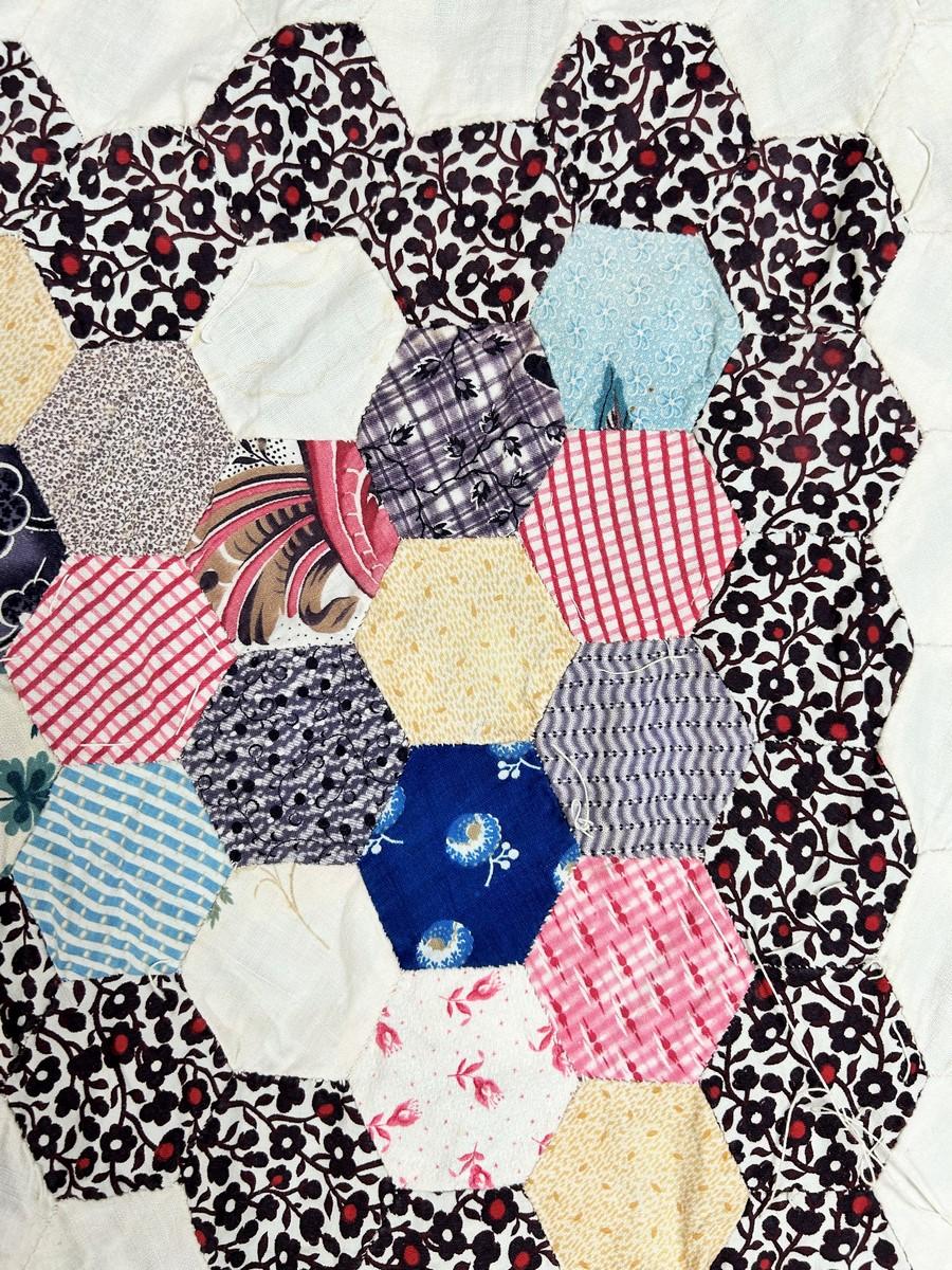 Hexagon patchwork in printed cotton - USA Circa 1860 For Sale 7