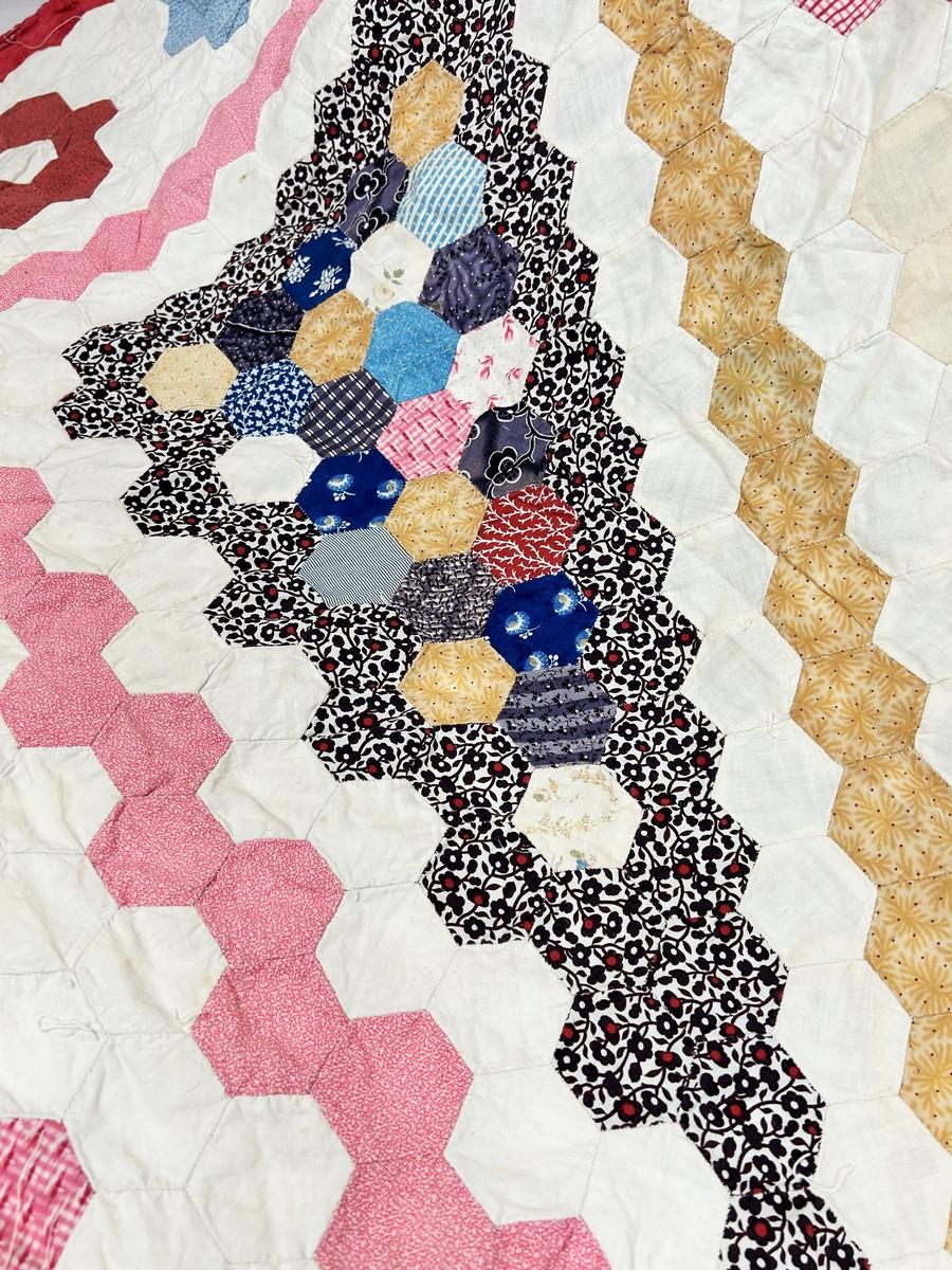 Hexagon patchwork in printed cotton - USA Circa 1860 For Sale 4