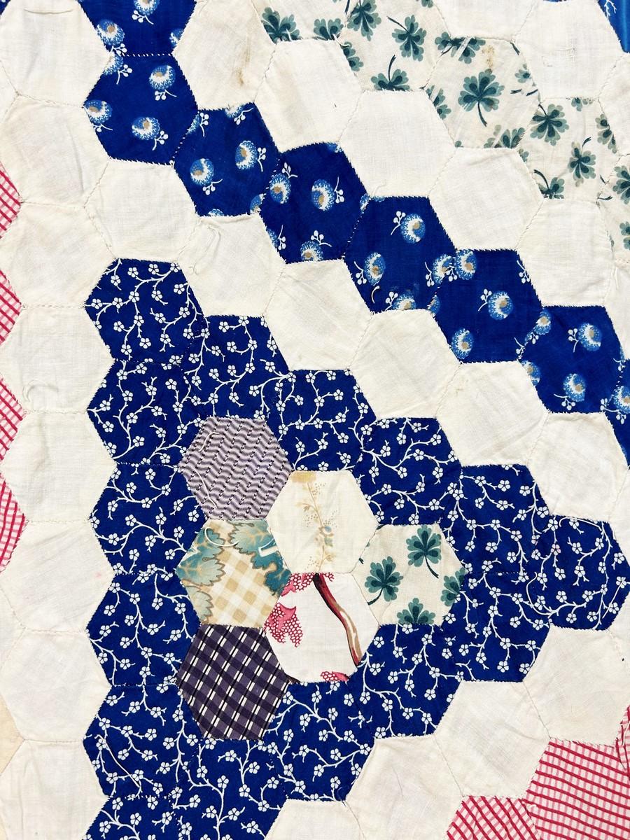 Hexagon patchwork in printed cotton - USA Circa 1860 For Sale 5