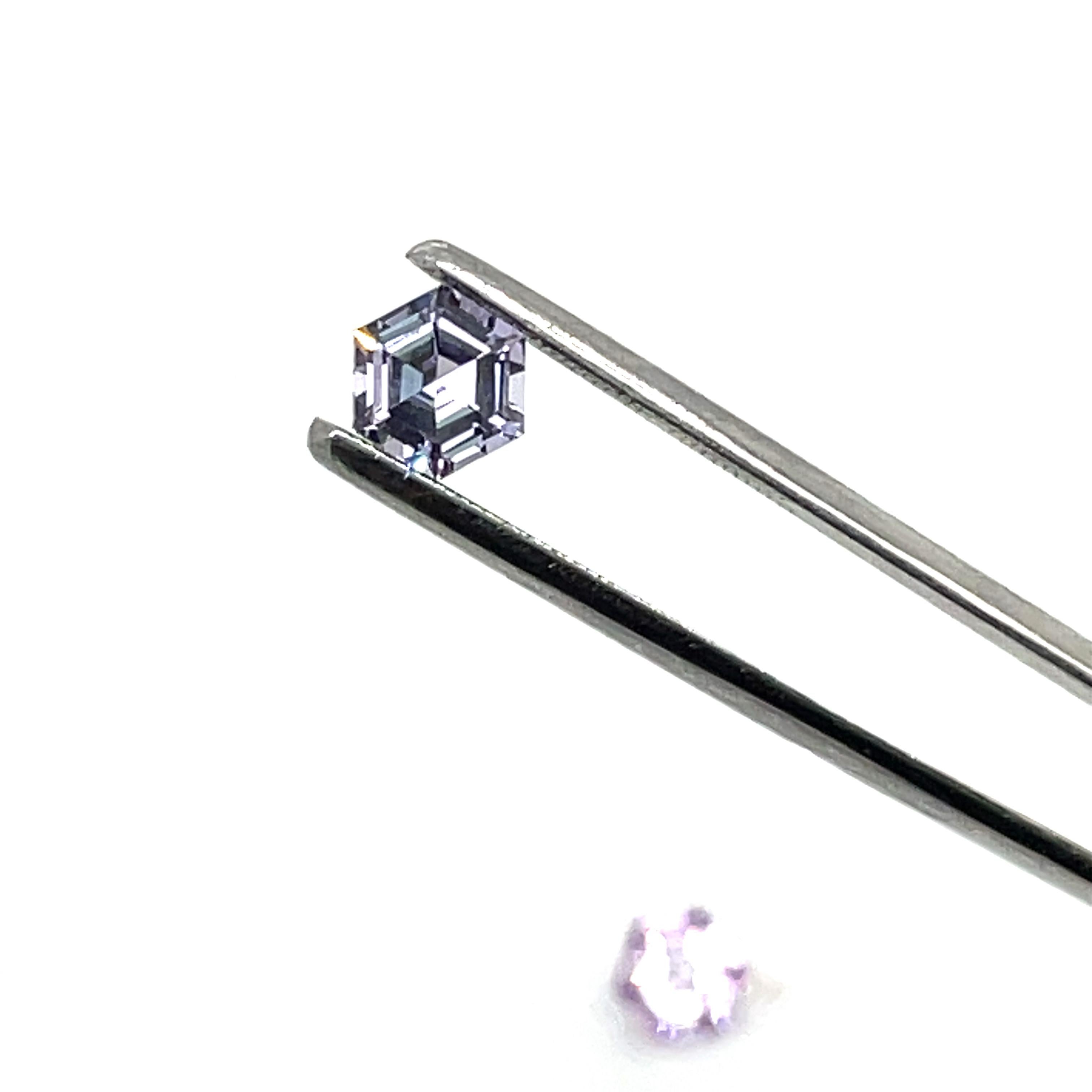Sechseckige rosa und hellrosa Saphire Cts 1,58 im Angebot 3