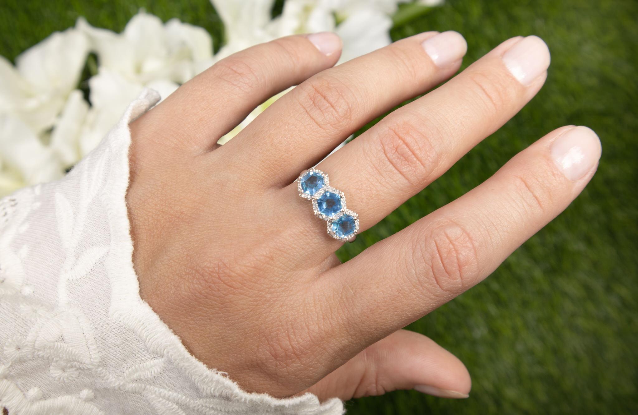 Es kommt mit dem Gemmologischen Gutachten von GIA GG/AJP
Alle Edelsteine sind natürlich
Blauer Topas = 2 Karat
Runde Diamanten = 0,07 Karat
Metall: 14K Weißgold
Ringgröße: 7.25* US
*Die Größe kann kostenlos geändert werden.