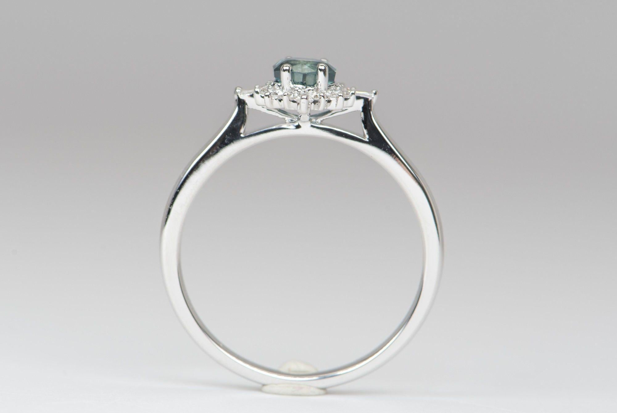 Sechseckiger Montana Saphir mit Diamant Halo Verlobungsring 14K Weißgold für Damen oder Herren im Angebot