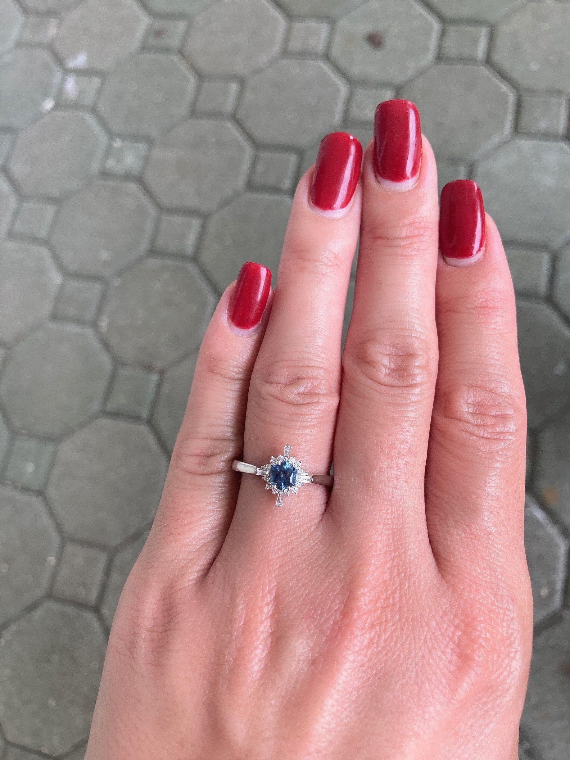 Sechseckiger Montana Saphir mit Diamant Halo Verlobungsring 14K Weißgold im Angebot 2