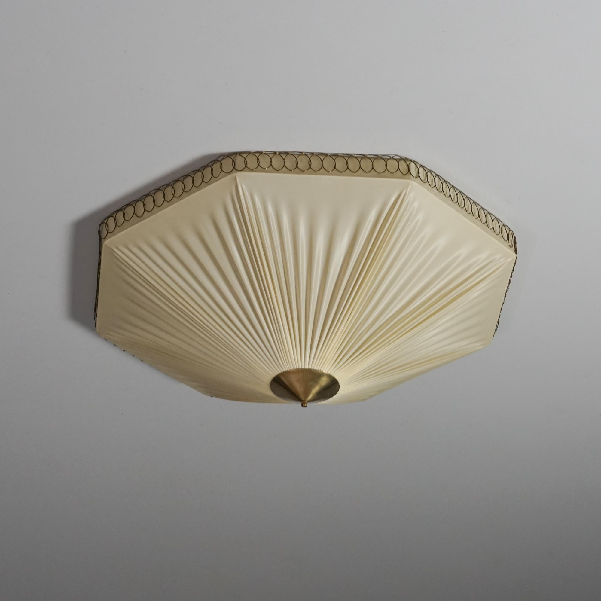 Scandinave moderne Boîte d'encastrement de forme hexagonale, modèle ES 1901/70, Itsu, années 1950 en vente