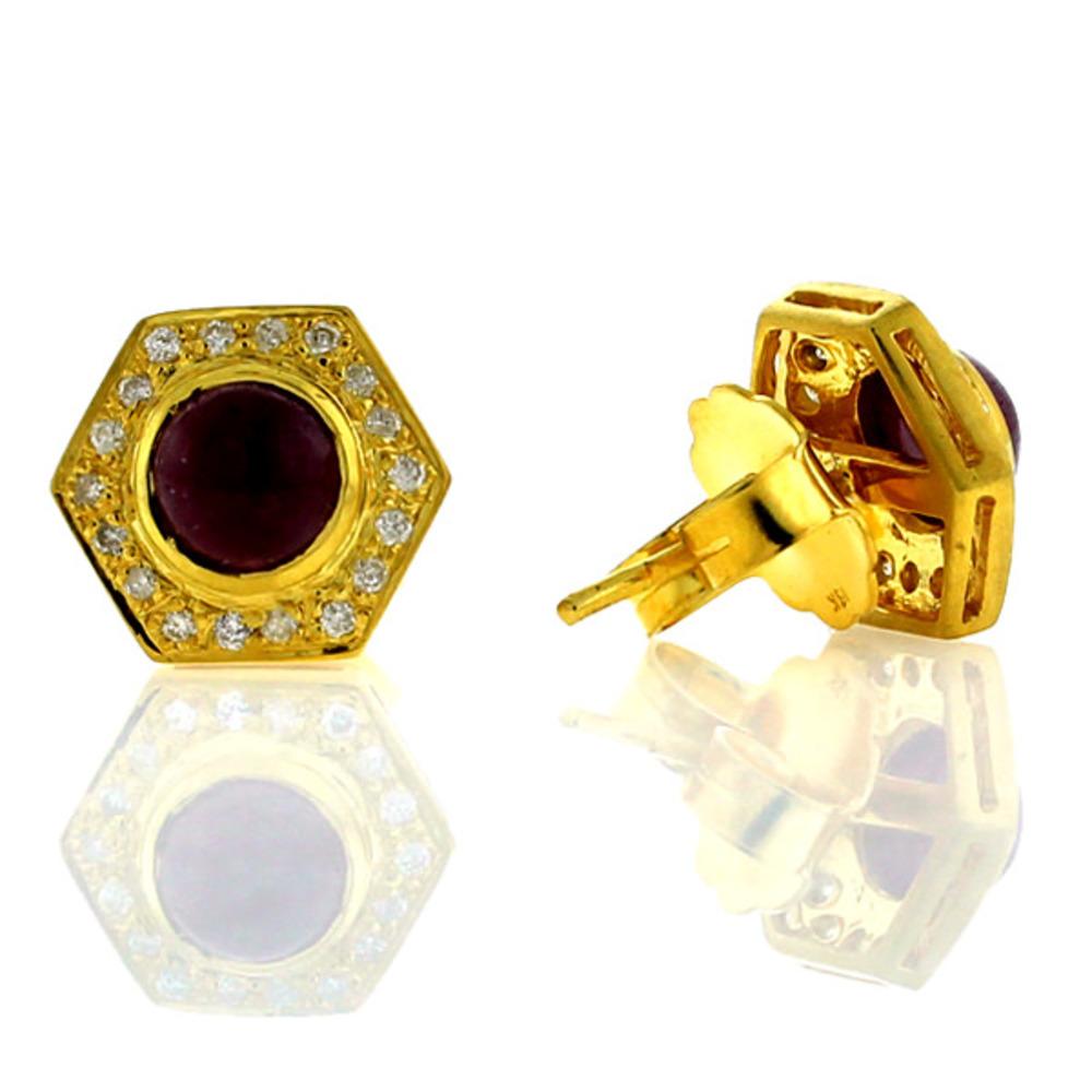 Art Deco Hexagon Shaped Ruby Stud Earrings with Diamonds Made in 18k Yellow Gold For Sale