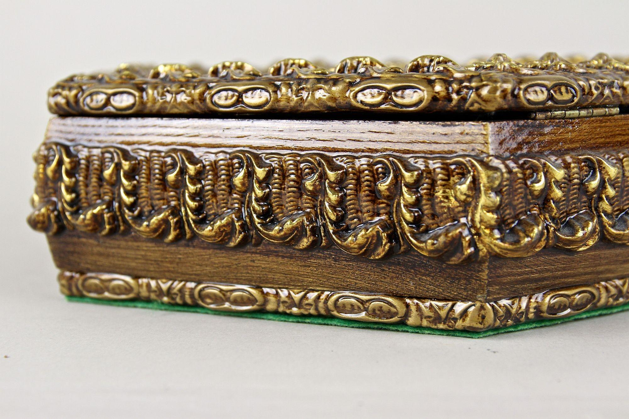 Boîte à bijoux hexagonale en bois du 19ème siècle, peinte à la main, Autriche, vers 1890 en vente 1