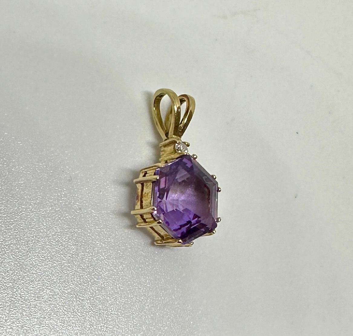 Contemporary Hexagonal Amethyst Diamond Lavaliere Pendant Necklace Antique 14 Karat Gold For Sale