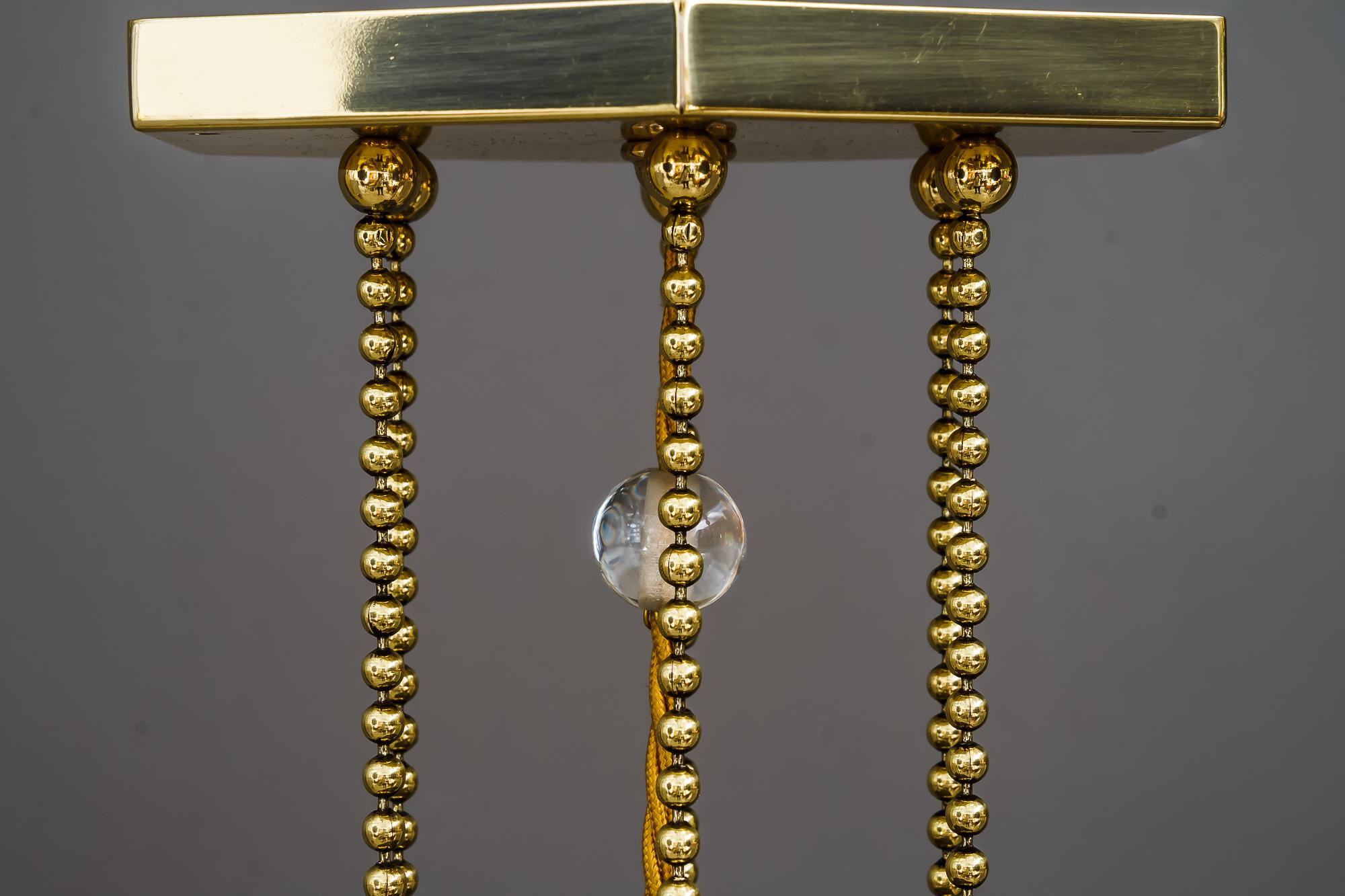 Autrichien Lampe à suspension hexagonale Art déco avec abat-jour en verre d'origine, vers les années 1920 en vente