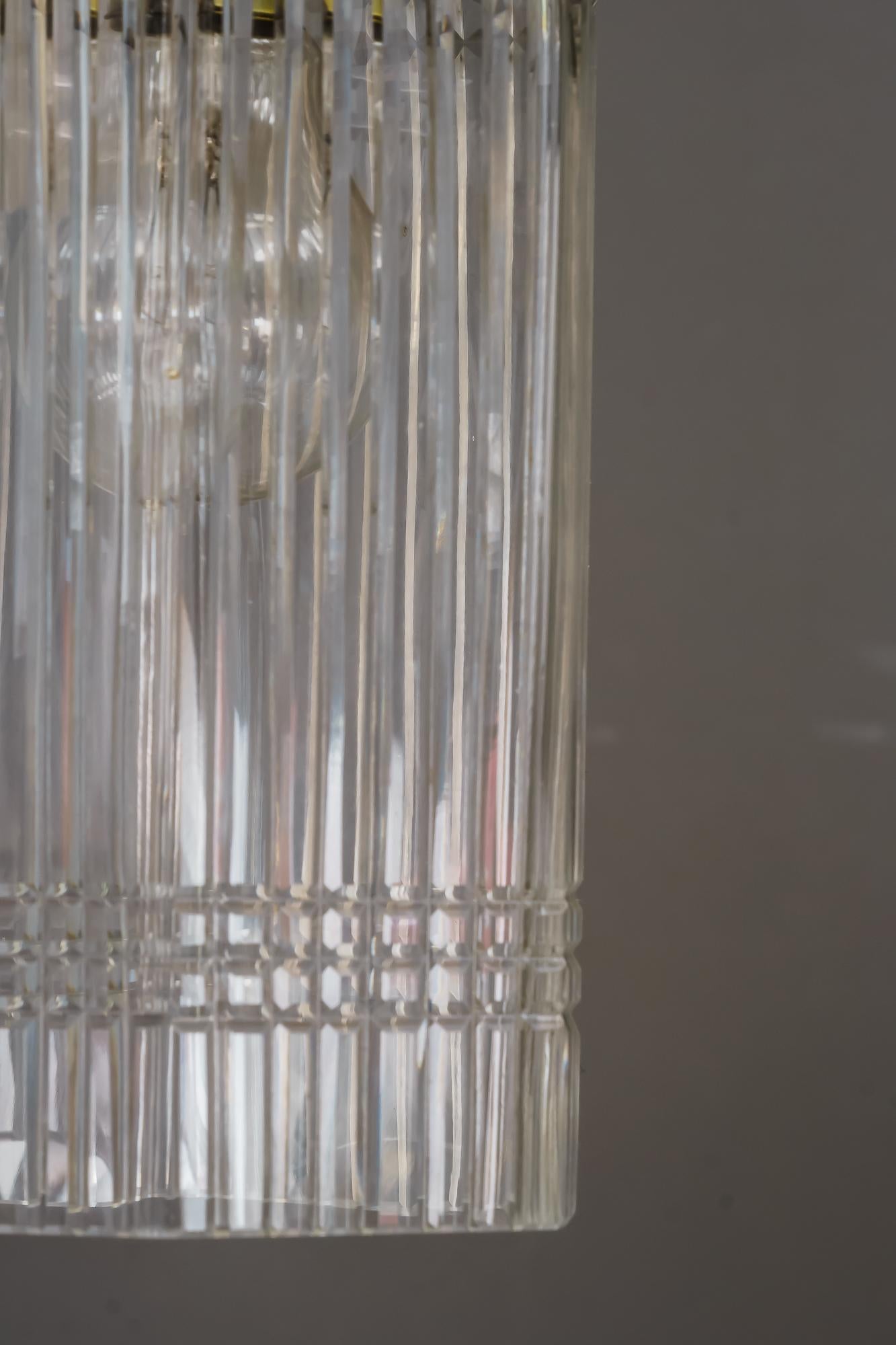 Début du 20ème siècle Lampe à suspension hexagonale Art déco avec abat-jour en verre d'origine, vers les années 1920 en vente