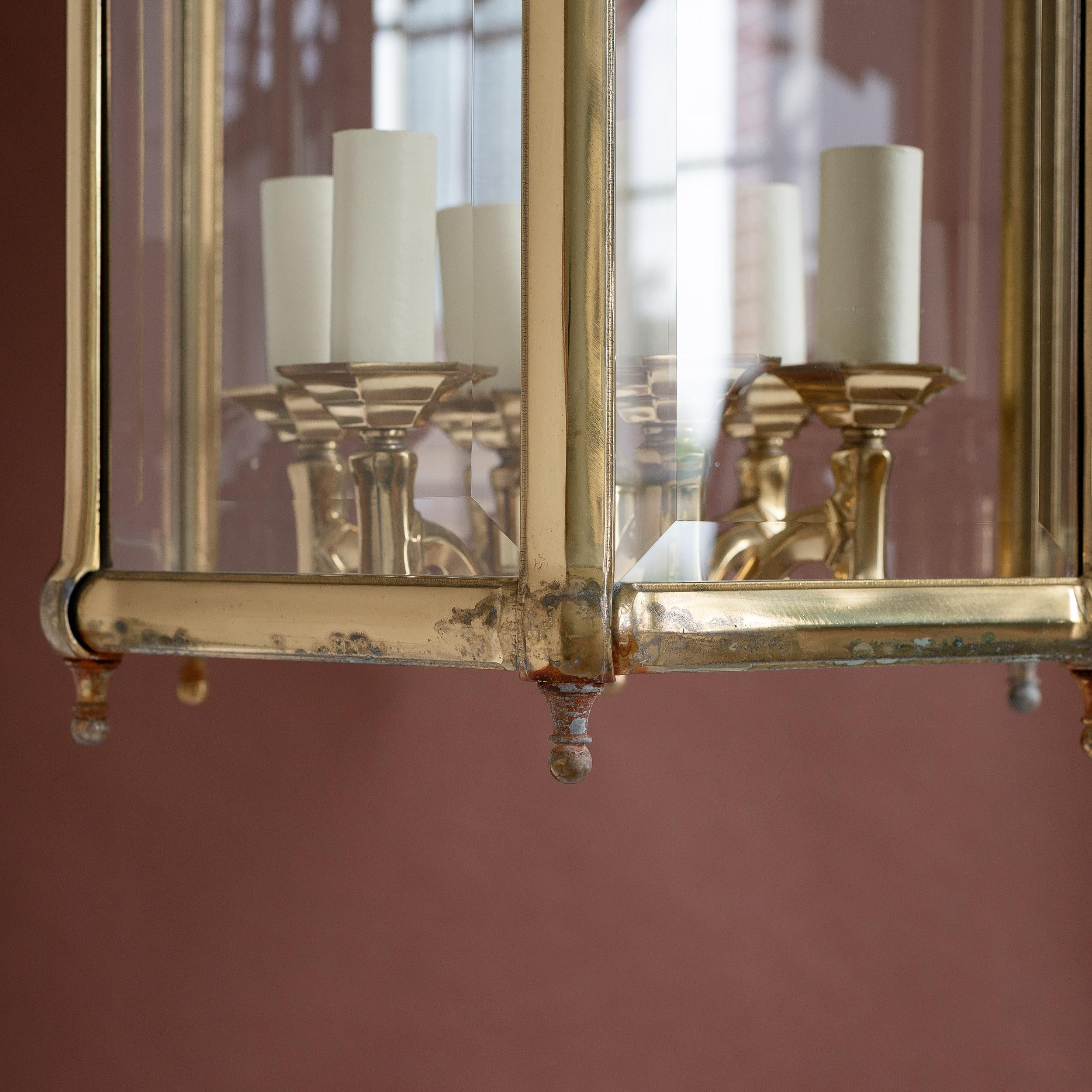 20ième siècle Lanterne de couloir hexagonale en laiton en vente