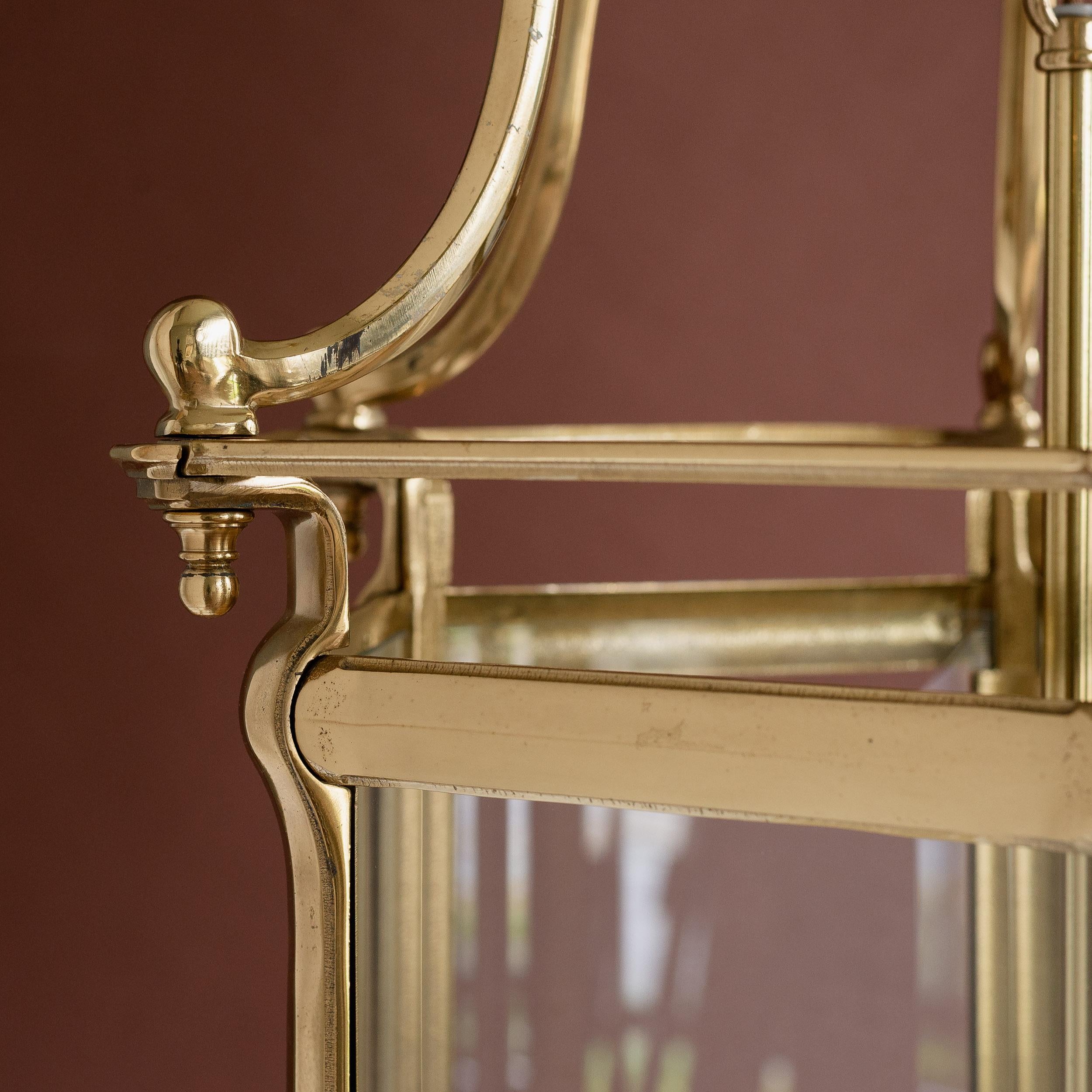 Laiton Lanterne de couloir hexagonale en laiton en vente