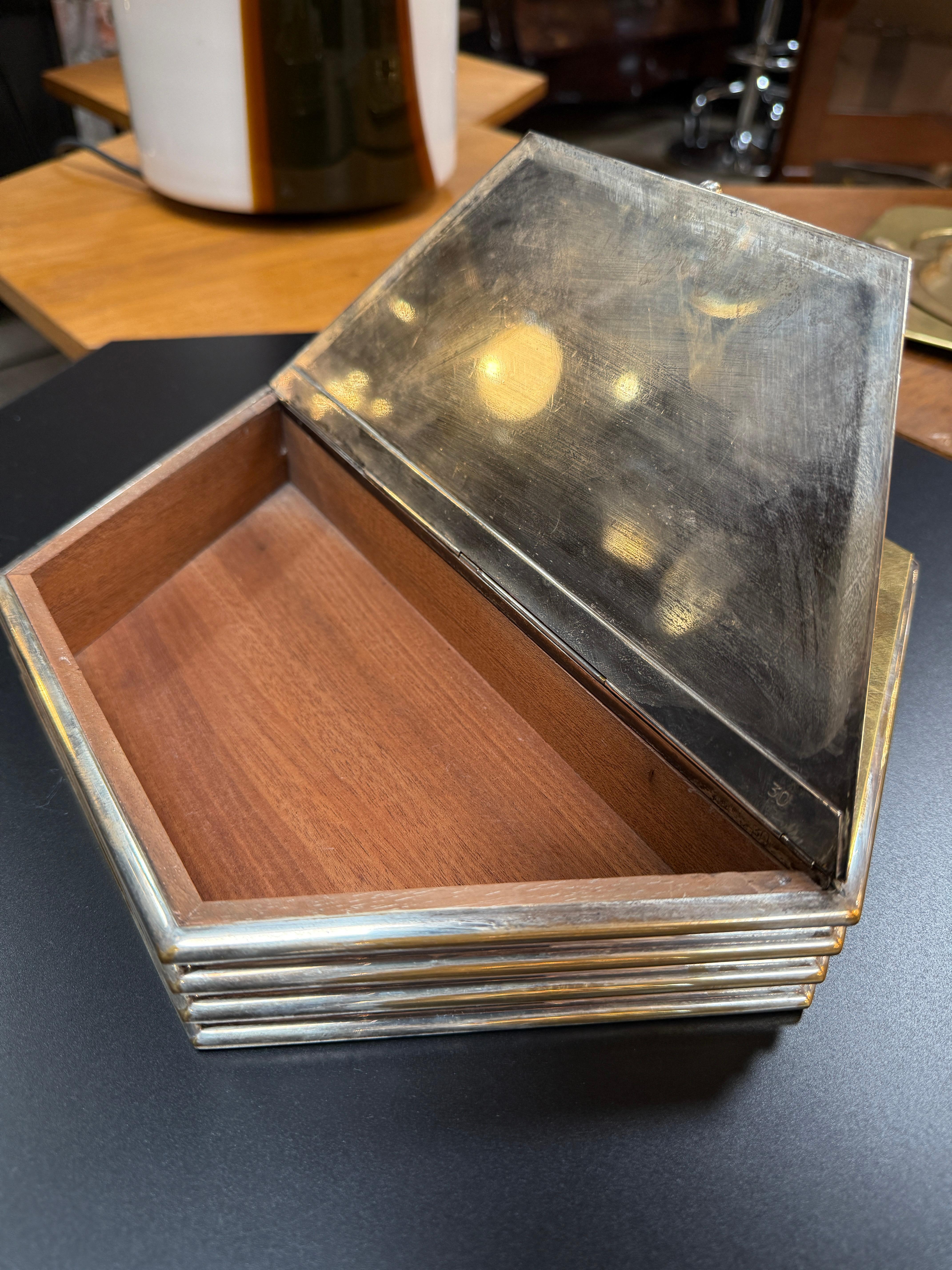 Sechseckige Schmuckdose aus Messing und Silber mit Holzinterieur im Zustand „Gut“ im Angebot in Los Angeles, CA