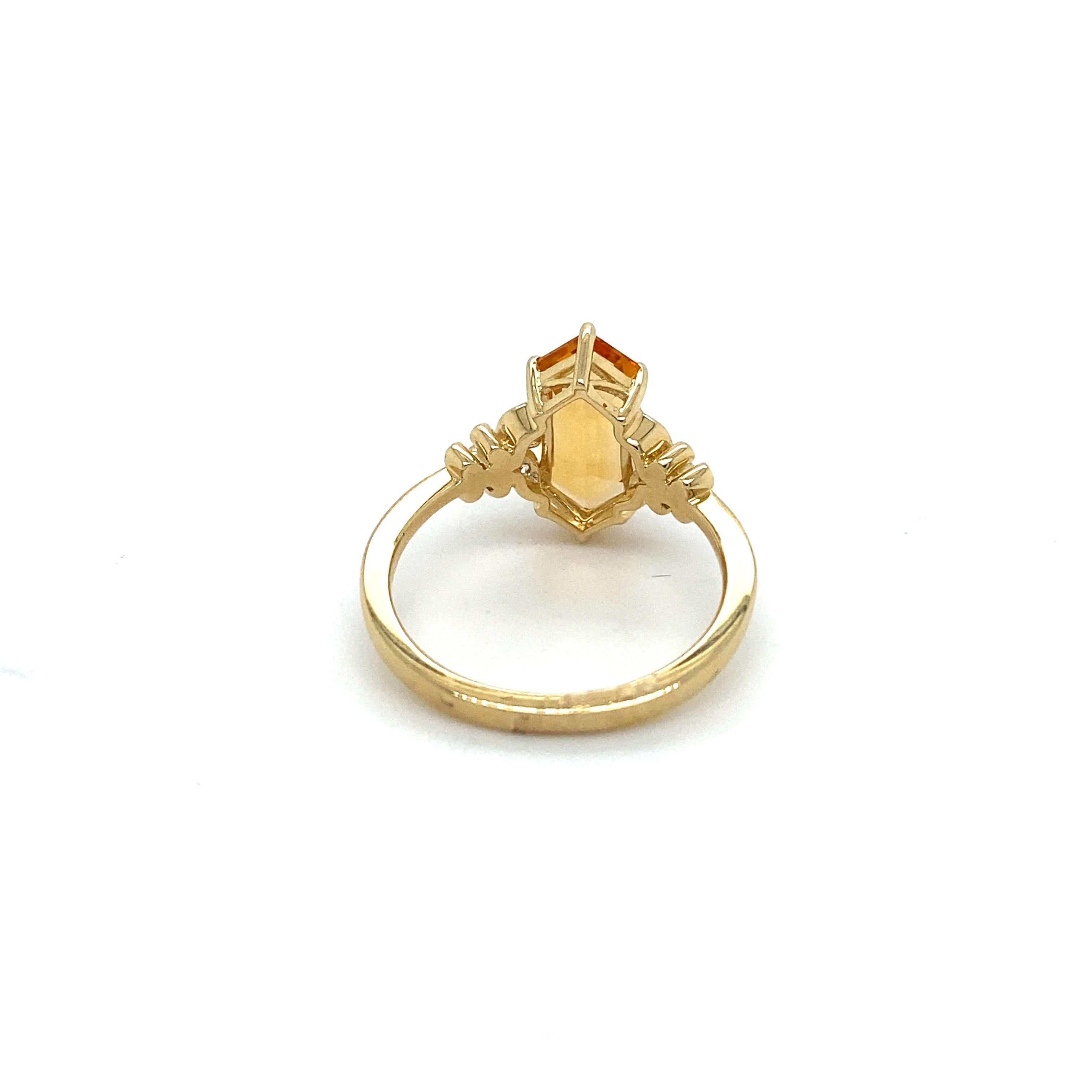 For Sale:  Hexagonal Citrine Ring with Diamonds and 6 Sides 2.15 Carat Total Weight 3